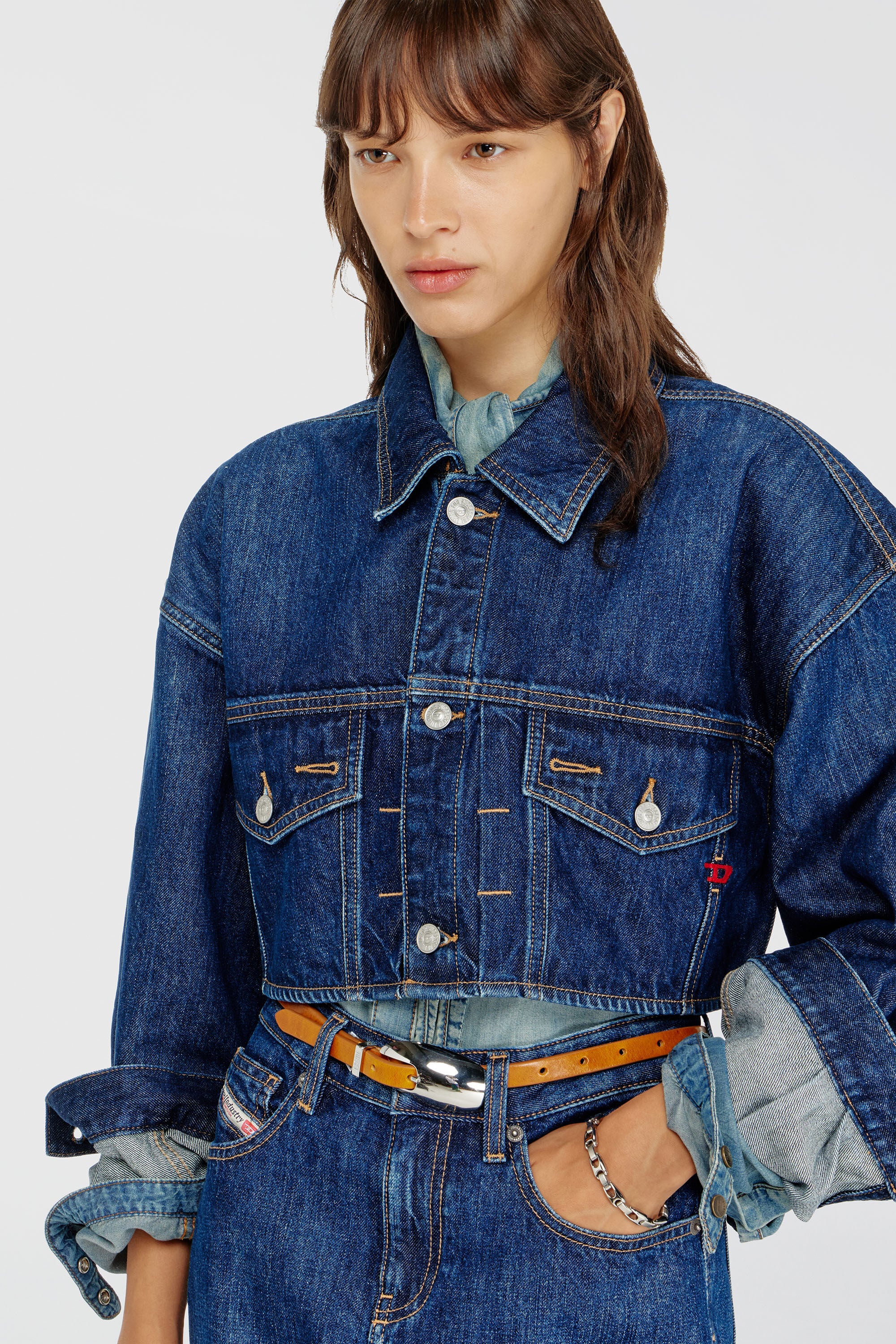 Diesel - DE-MALLEY, Giacca trucker in denim cropped oversize Donna in Blu - 5