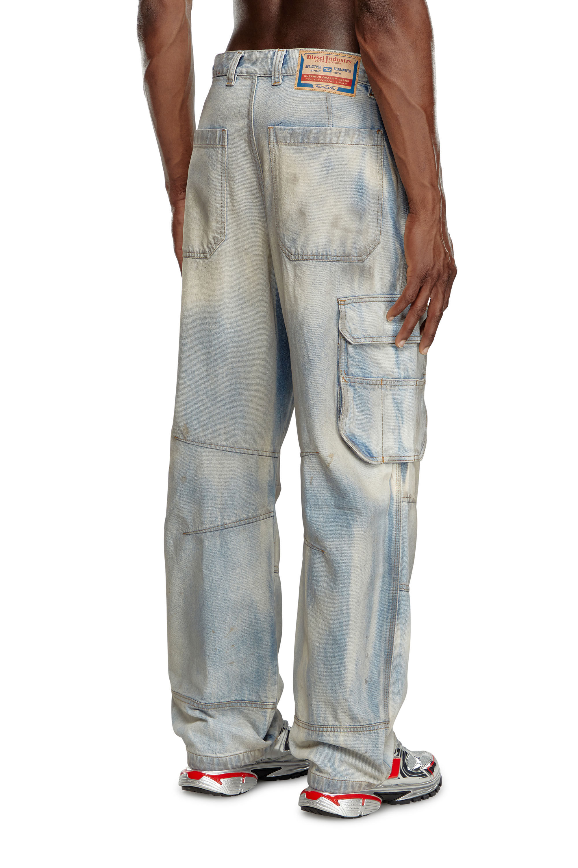 Diesel - Relaxed Jeans D-Fish 0CBDJ Uomo, Blu Chiaro - Image 4