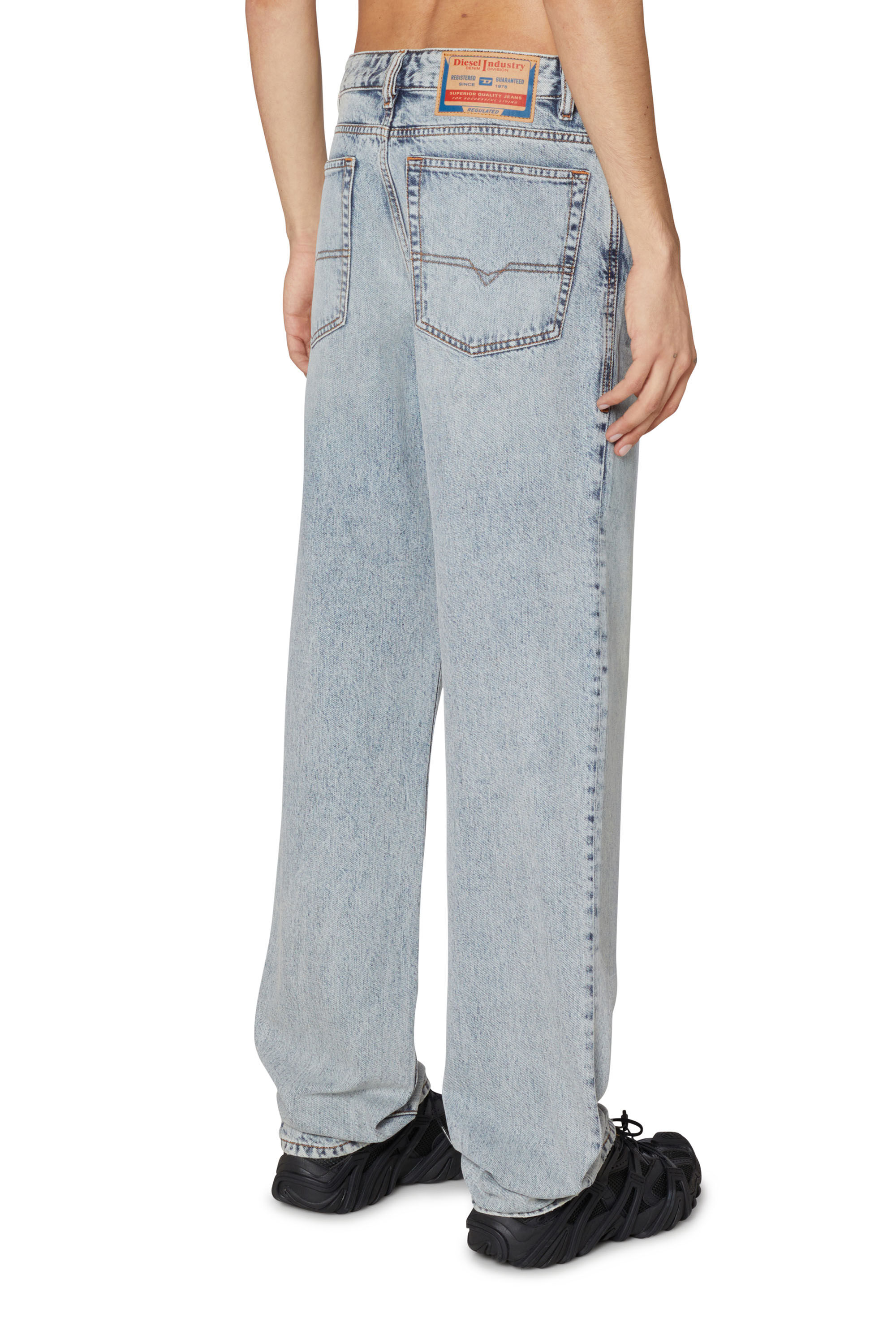 Diesel - Regular Jeans 1955 D-Rekiv 09I60 Uomo, Blu Chiaro - Image 2
