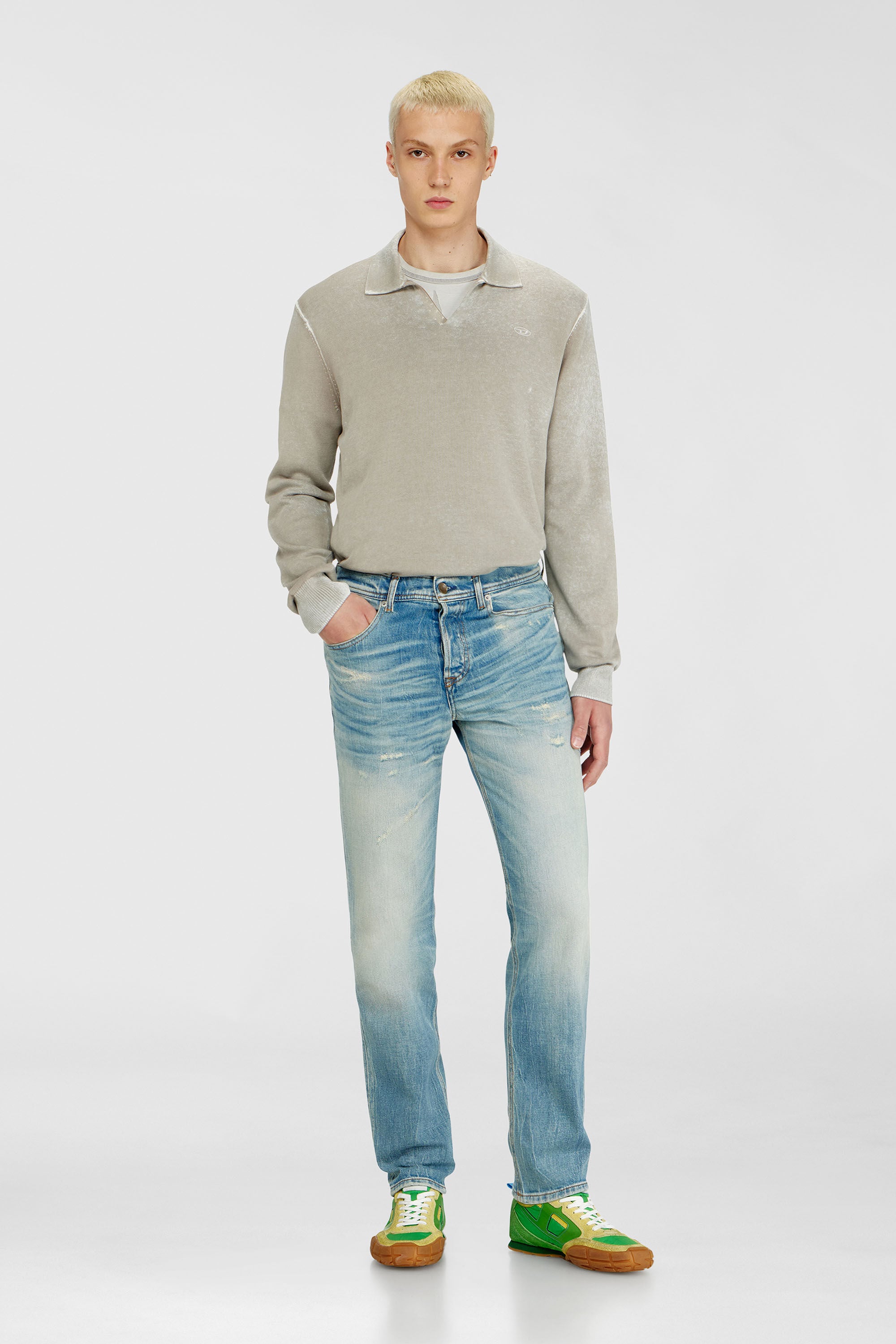 Diesel - Regular Jeans 2023 D-Finitive 09P33 Uomo, Blu Chiaro - Image 2