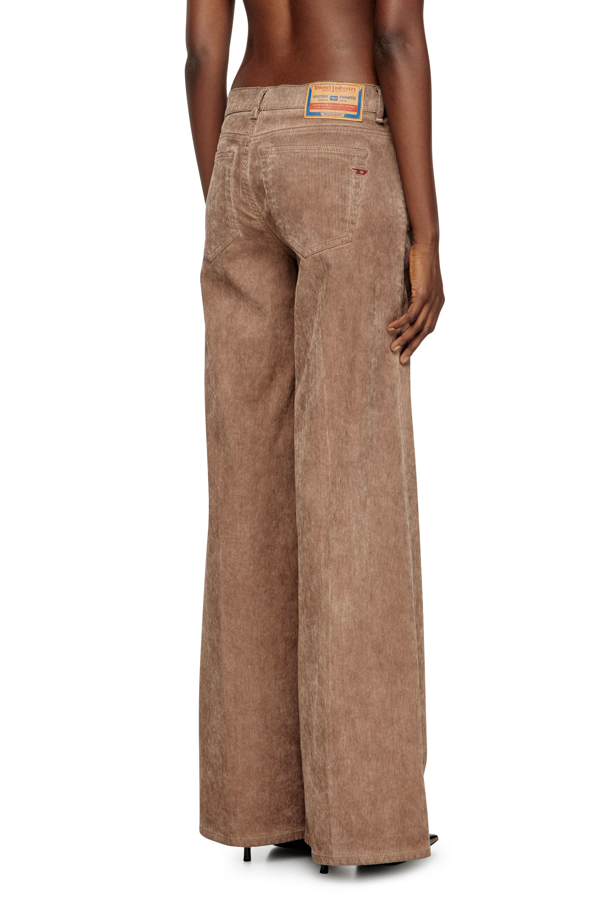 Diesel - Flare Jeans 1978 D-Akemi 068SD Donna, Rosa - Image 4