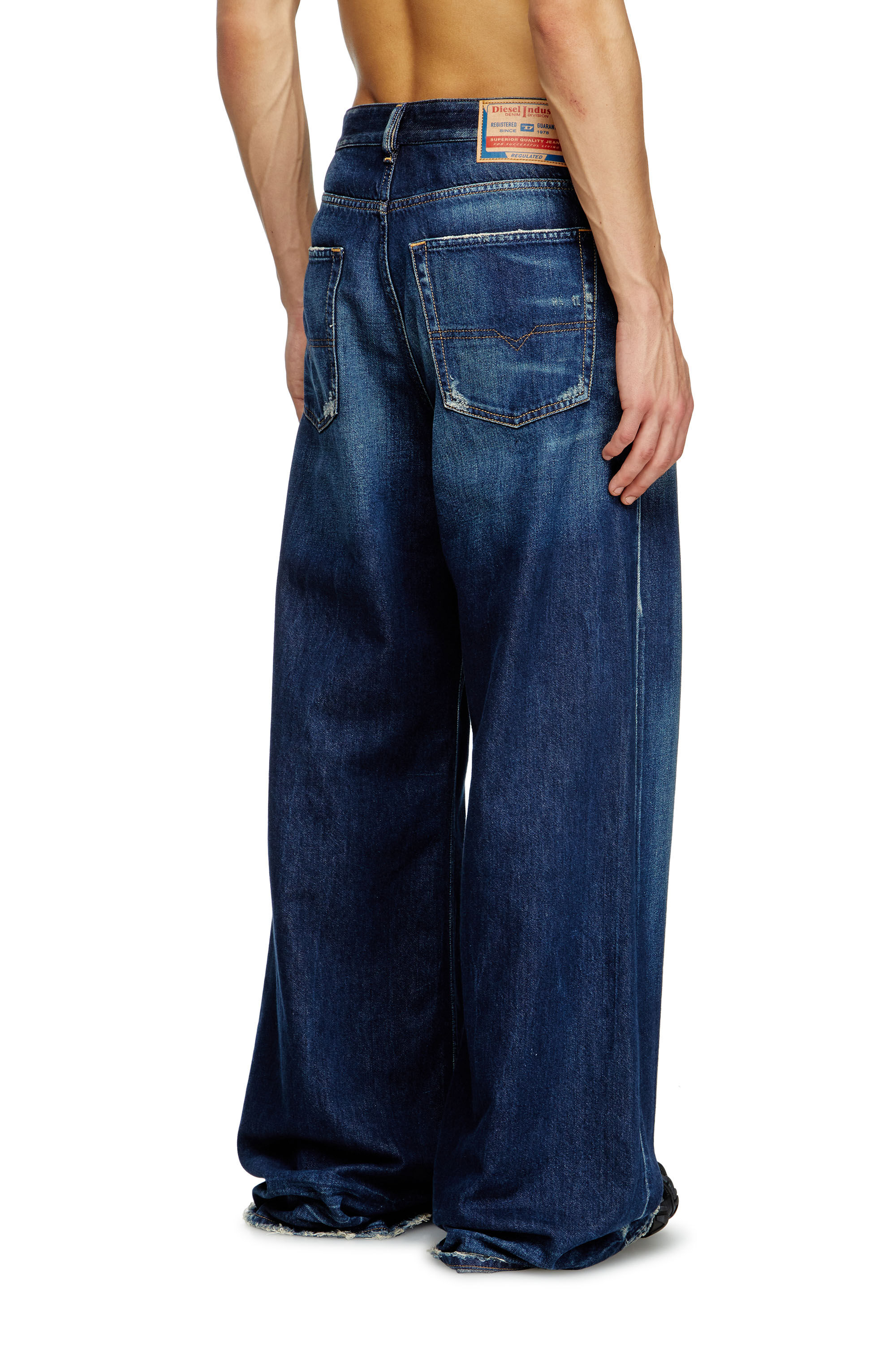 Diesel - Relaxed Jeans D-Rise 09M06 Uomo, Blu Scuro - Image 4