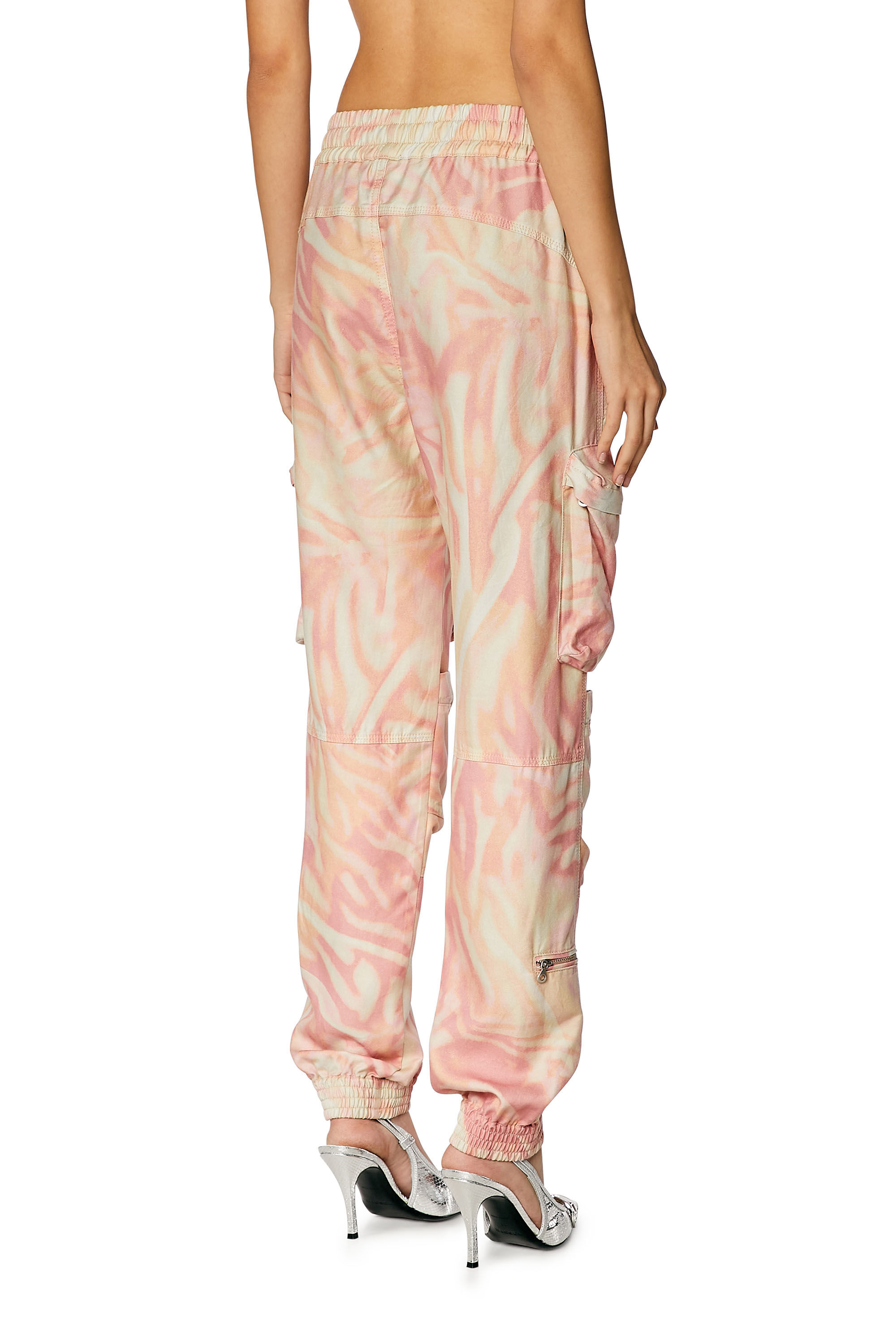 Diesel - P-MIROW, Pantaloni cargo in twill camo zebrato Donna in Multicolor - 3