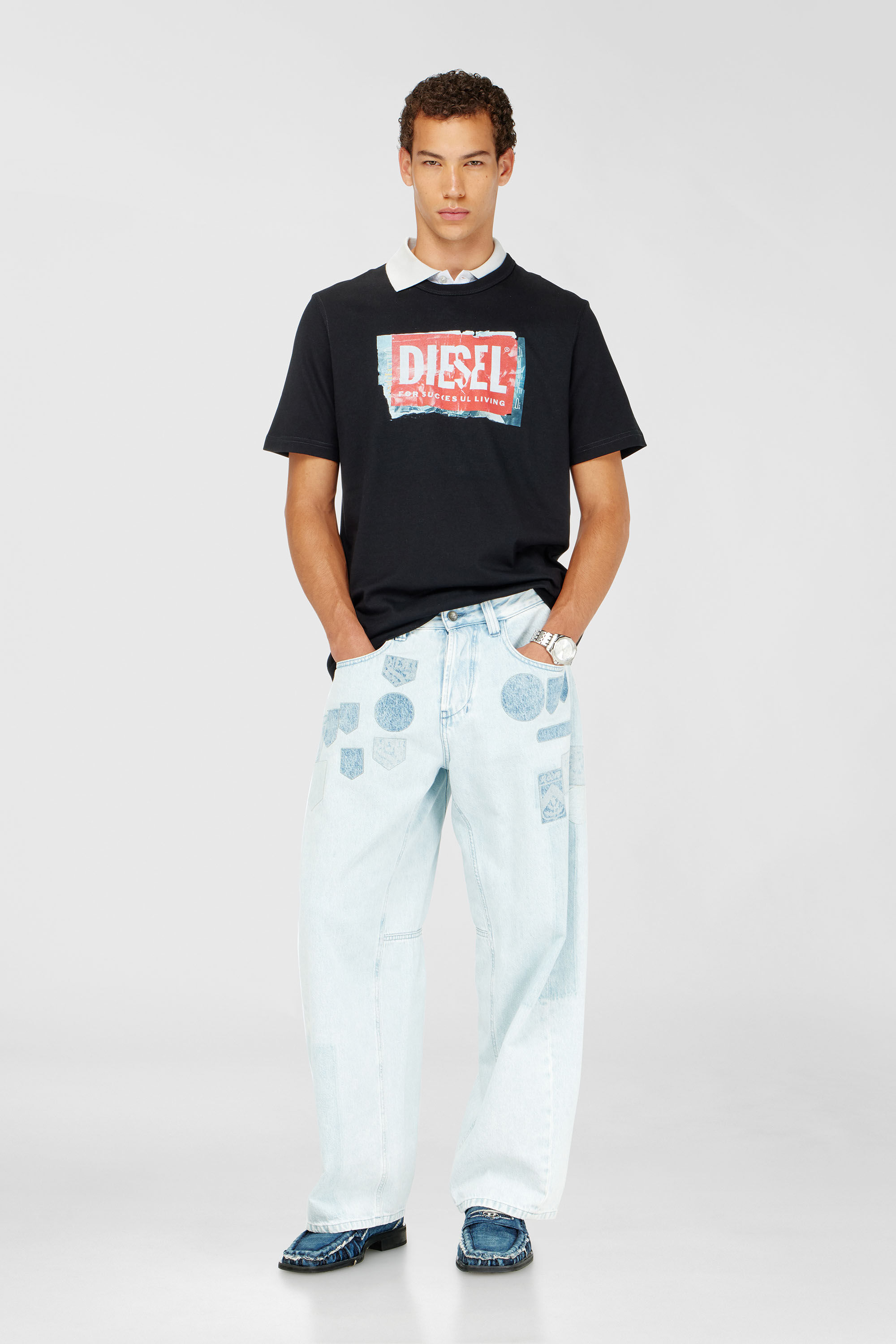 Diesel - T-ADJUST-Q6, T-shirt con logo effetto stropicciato Uomo in Nero - 1