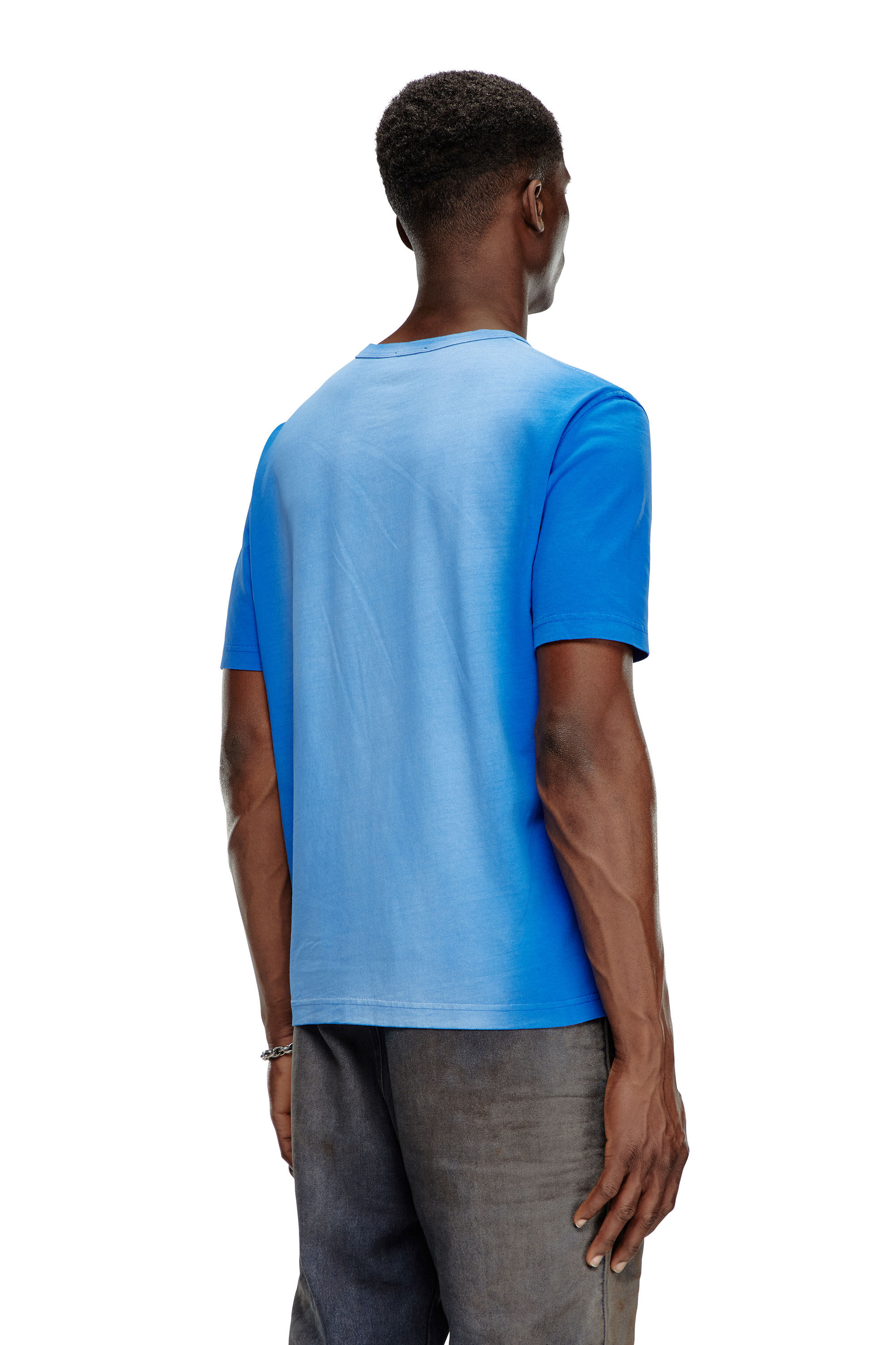 Diesel - T-ADJUST-Q2, Uomo T-shirt in jersey di cotone effetto spray in Blu - Image 4