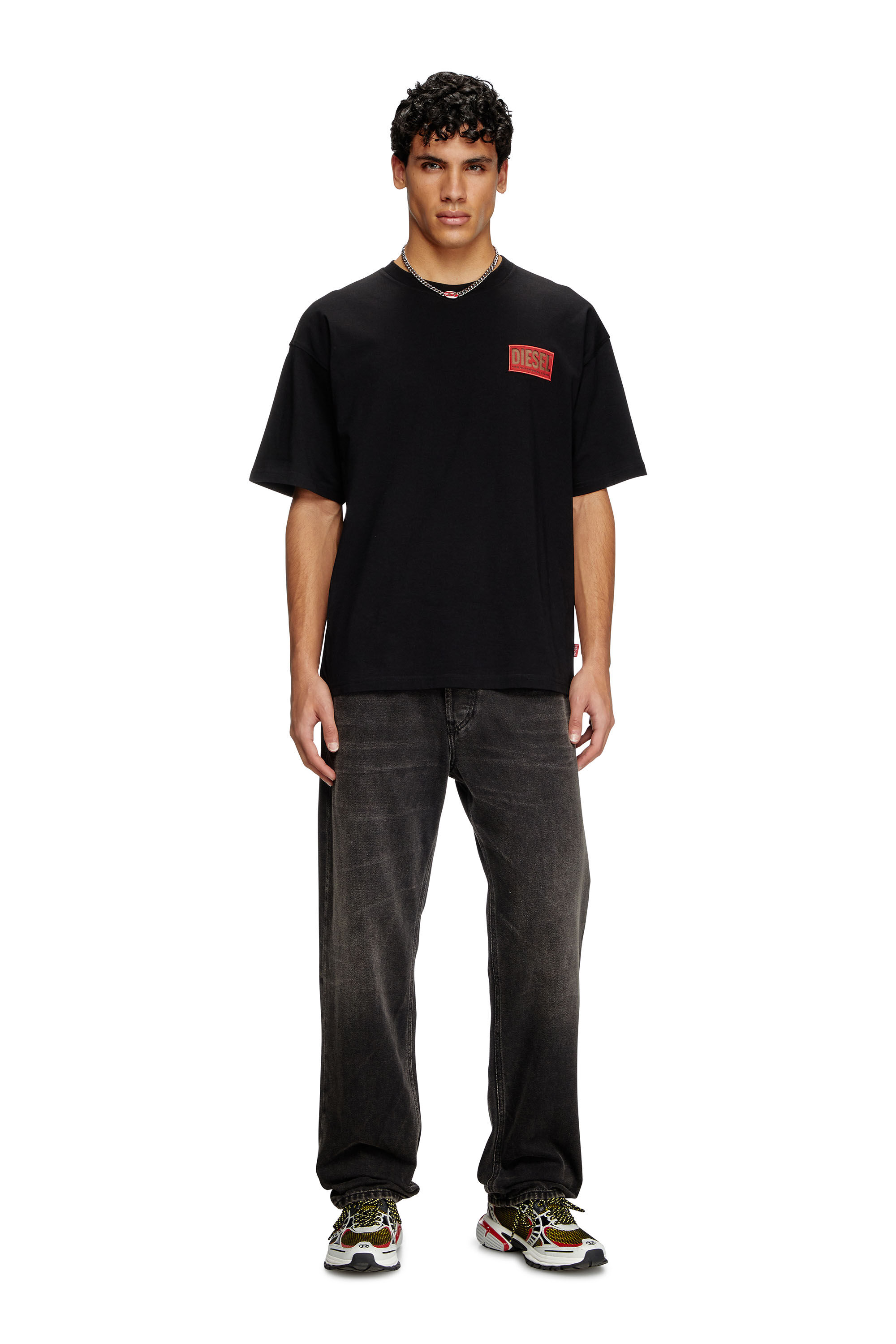 Diesel - T-BOXT-R31, T-shirt con patch logo Uomo in Nero - 1