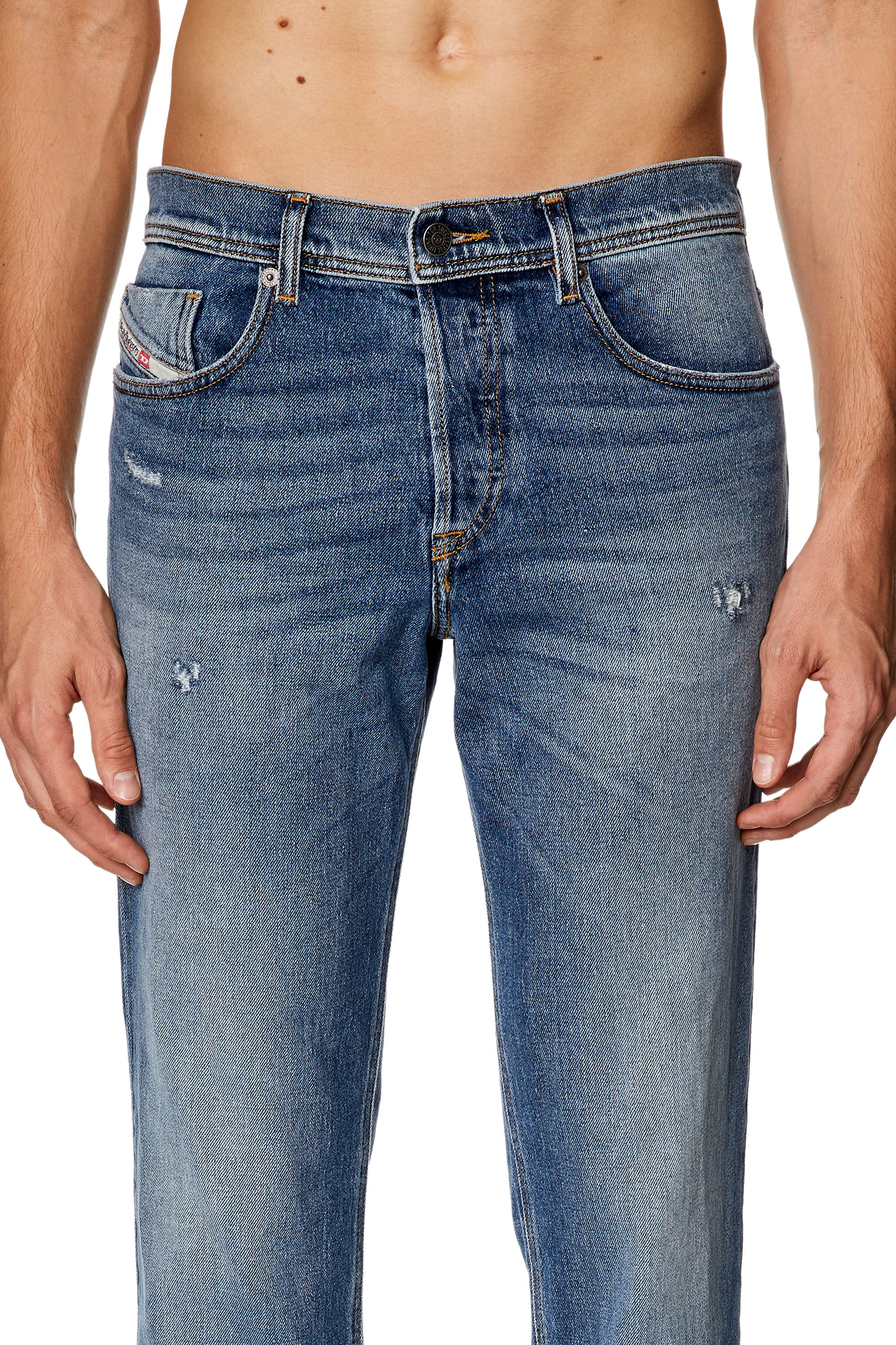 Diesel - Tapered Jeans 2023 D-Finitive 09I16, Blu medio - Image 5