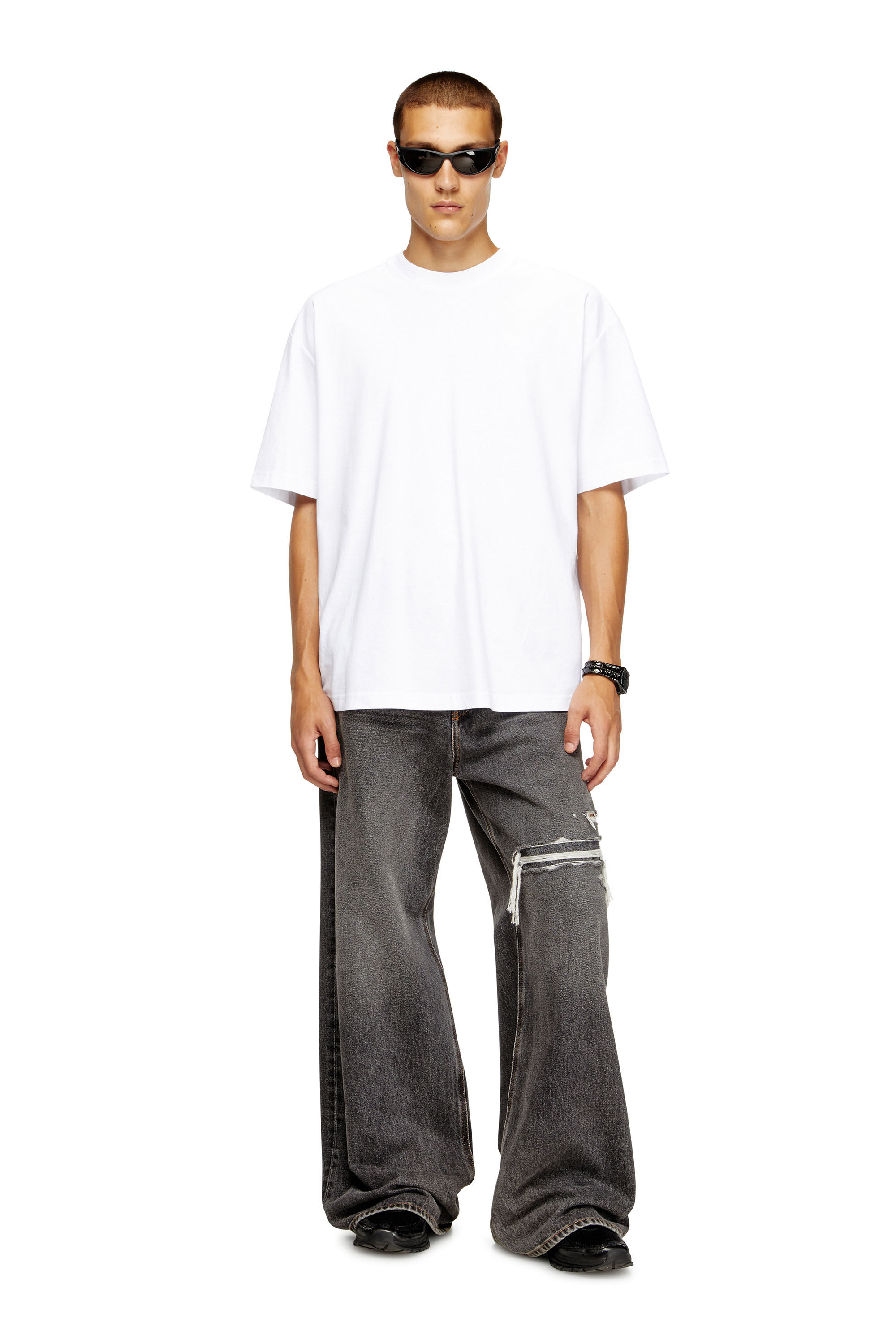 Diesel - T-BOGGY-MEGOVAL-D, T-shirt con maxi-ricamo oval D Uomo in Bianco - 1