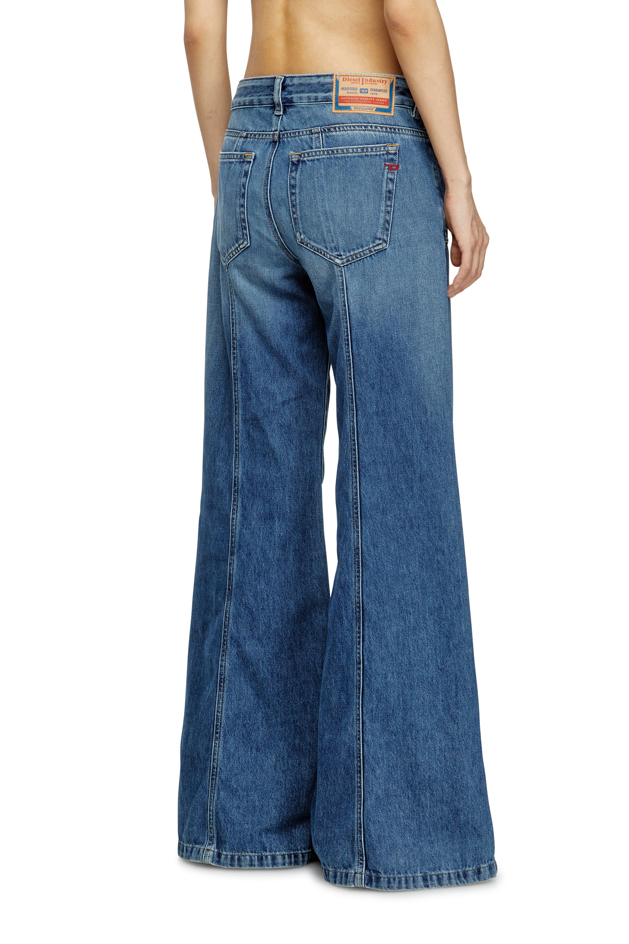Diesel - Flare Jeans D-Akii 09M56 Donna, Blu medio - Image 4