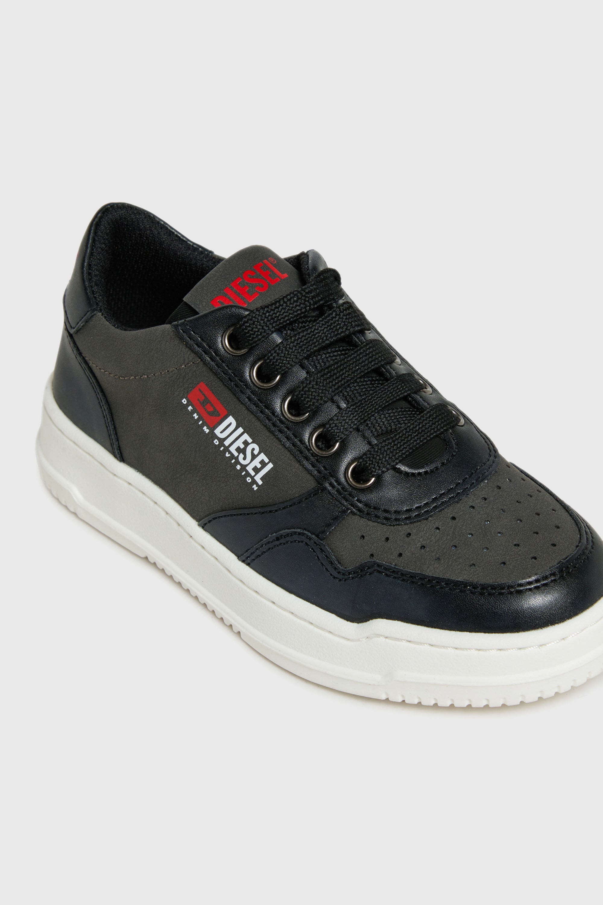 Diesel - S-CASCOUNT, Unisex's S-Cascount - Perforated sneakers with logo in Black - 4