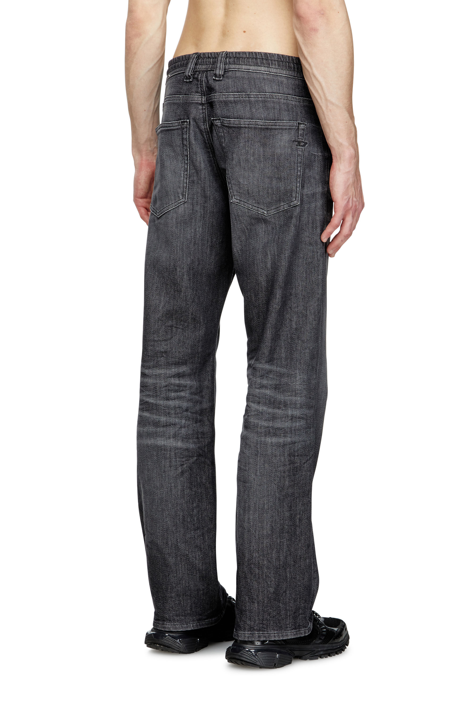 Diesel - Relaxed 2080 D-Reel Joggjeans® 09M66 Uomo, Nero/Grigio scuro - Image 4