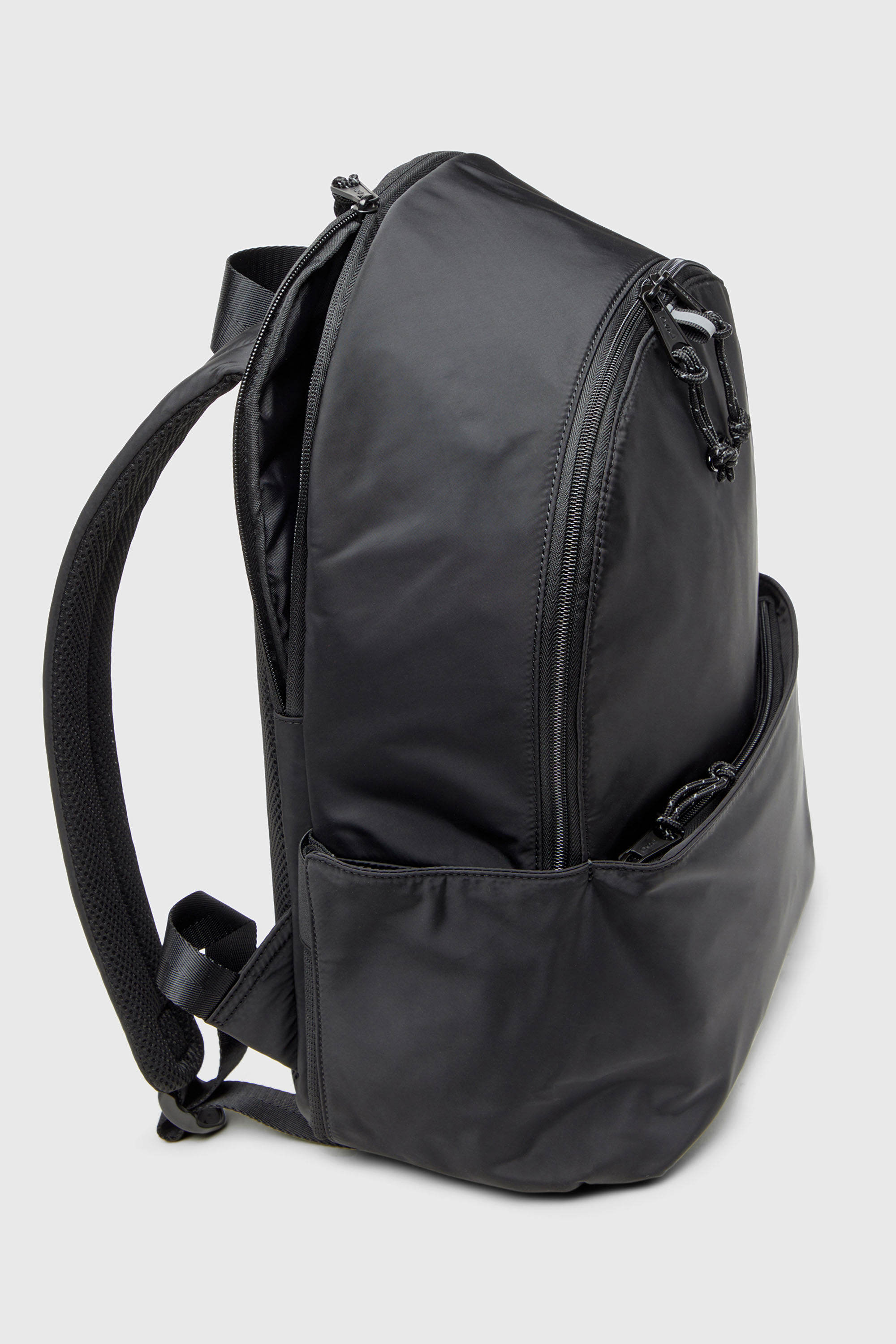 Diesel - D-PACK BACKPACK X, D-Pack-Zaino in tessuto effetto raso Uomo in Nero - 6