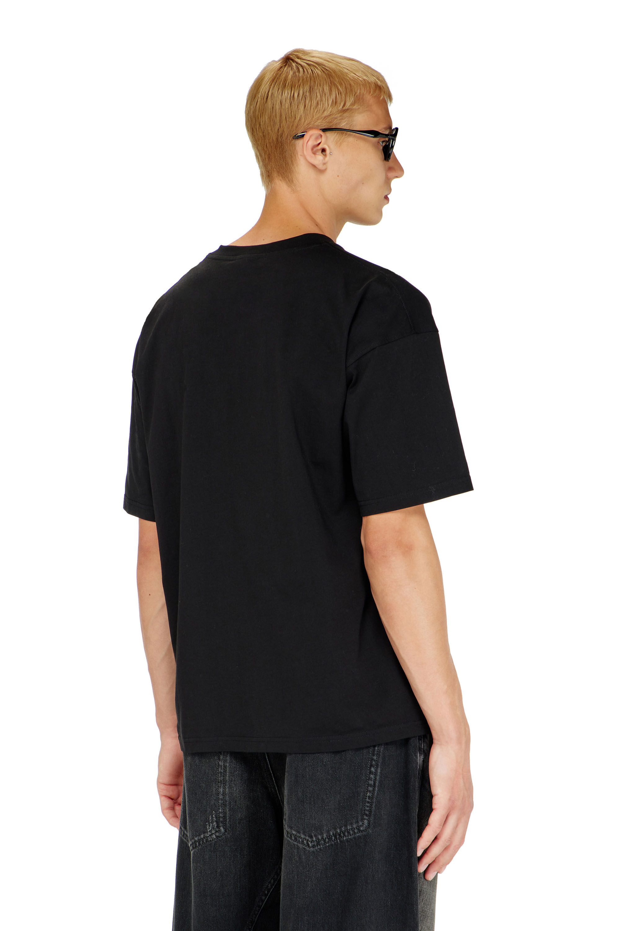 Diesel - T-BOXT-DCO, T-shirt in cotone dalla vestibilit&agrave; rilassata con ricamo Oval D Uomo in Nero - 4
