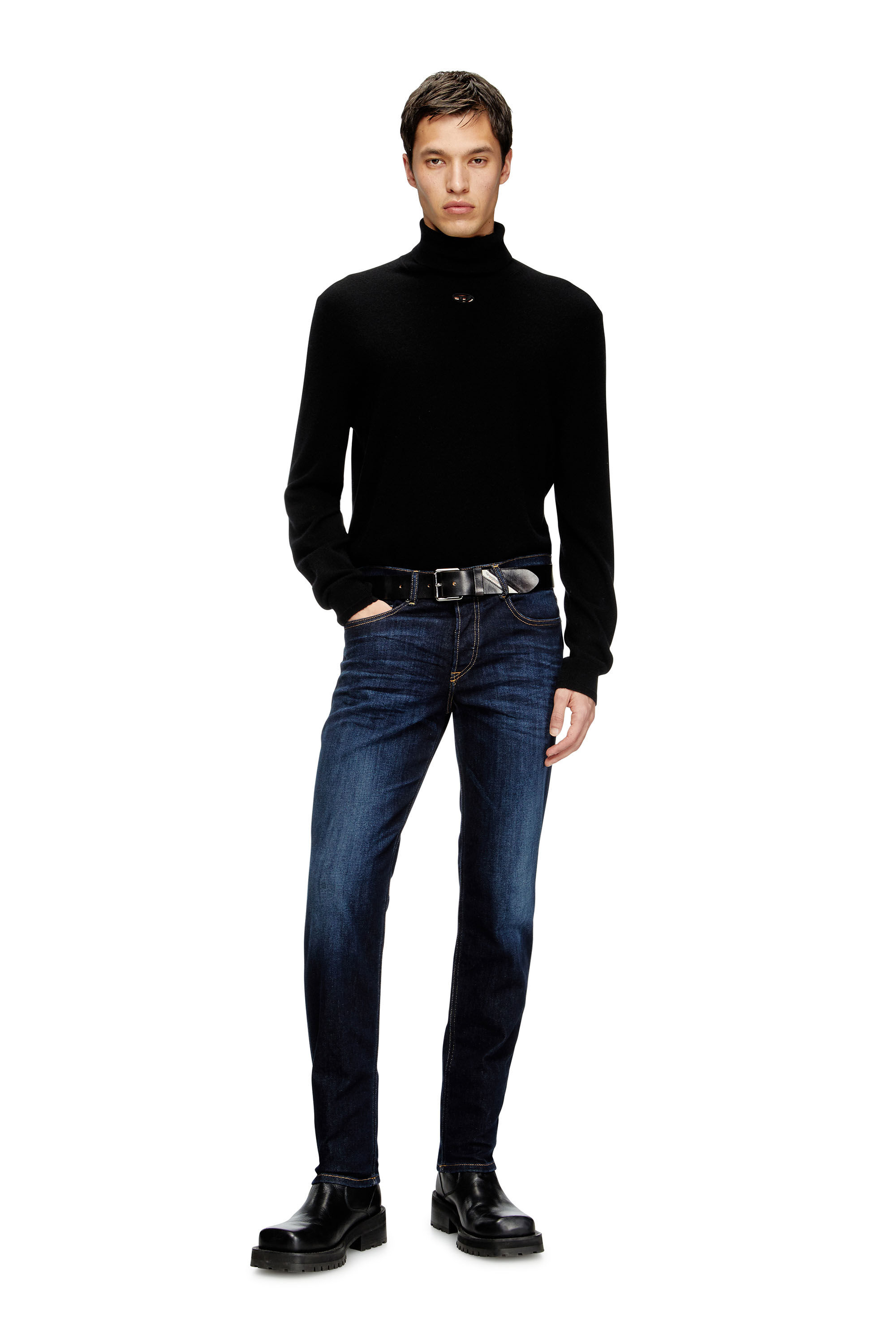 Diesel - Regular Jeans 2023 D-Finitive 009ZS Uomo, Blu Scuro - Image 1