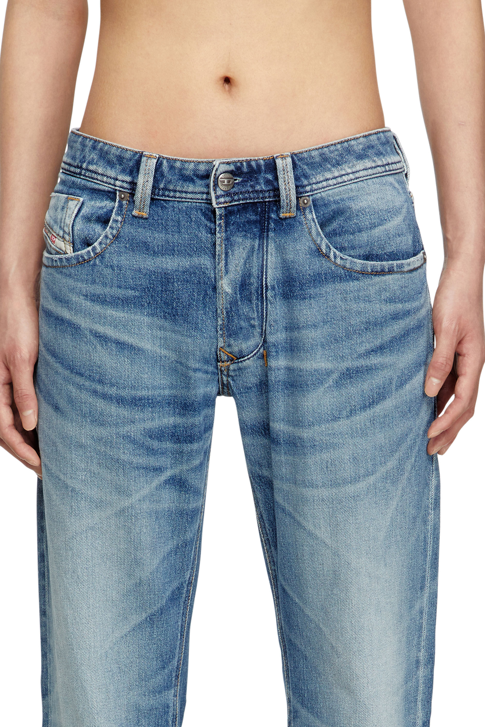 Diesel - Regular Jeans 1985 Larkee 09M12 Uomo, Blu medio - Image 5