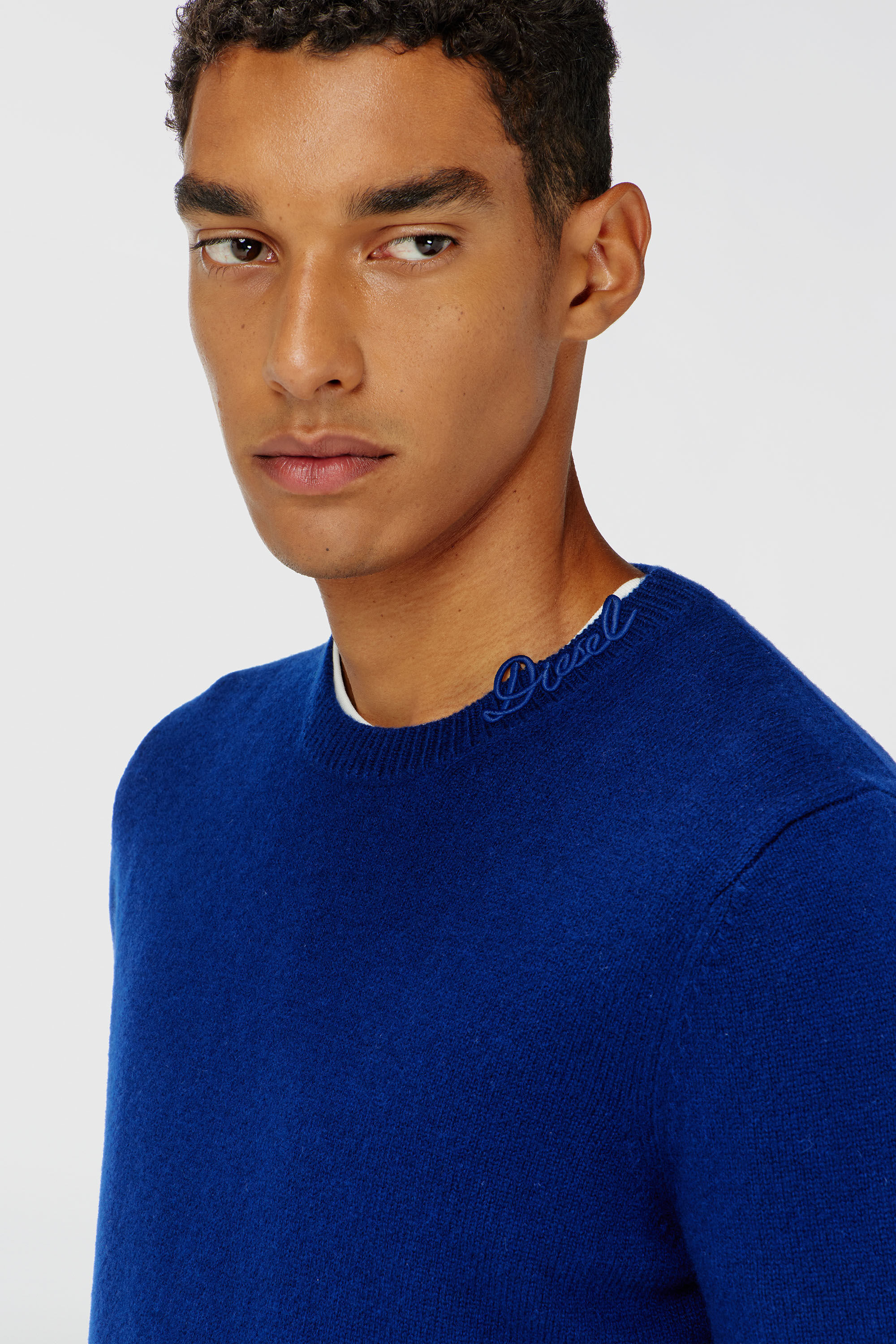 Diesel - K-IMBRO, Maglione in lana con logo sul collo Uomo in Blu - 4