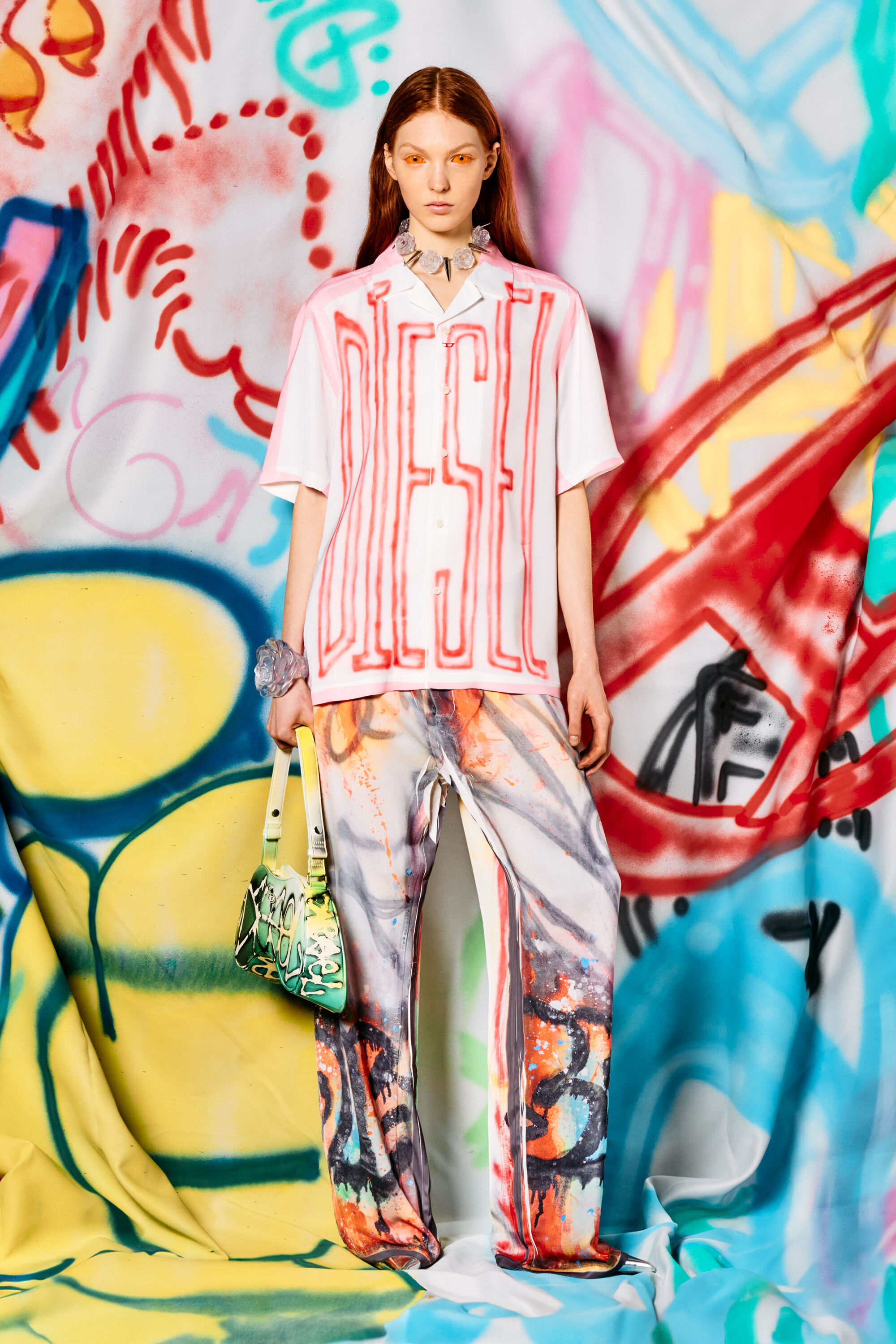 Diesel - C-PAROSHORT-GRAFFITI-FRA, Camicia bowling in raso con logo graffiti Unisex in Multicolor - 3