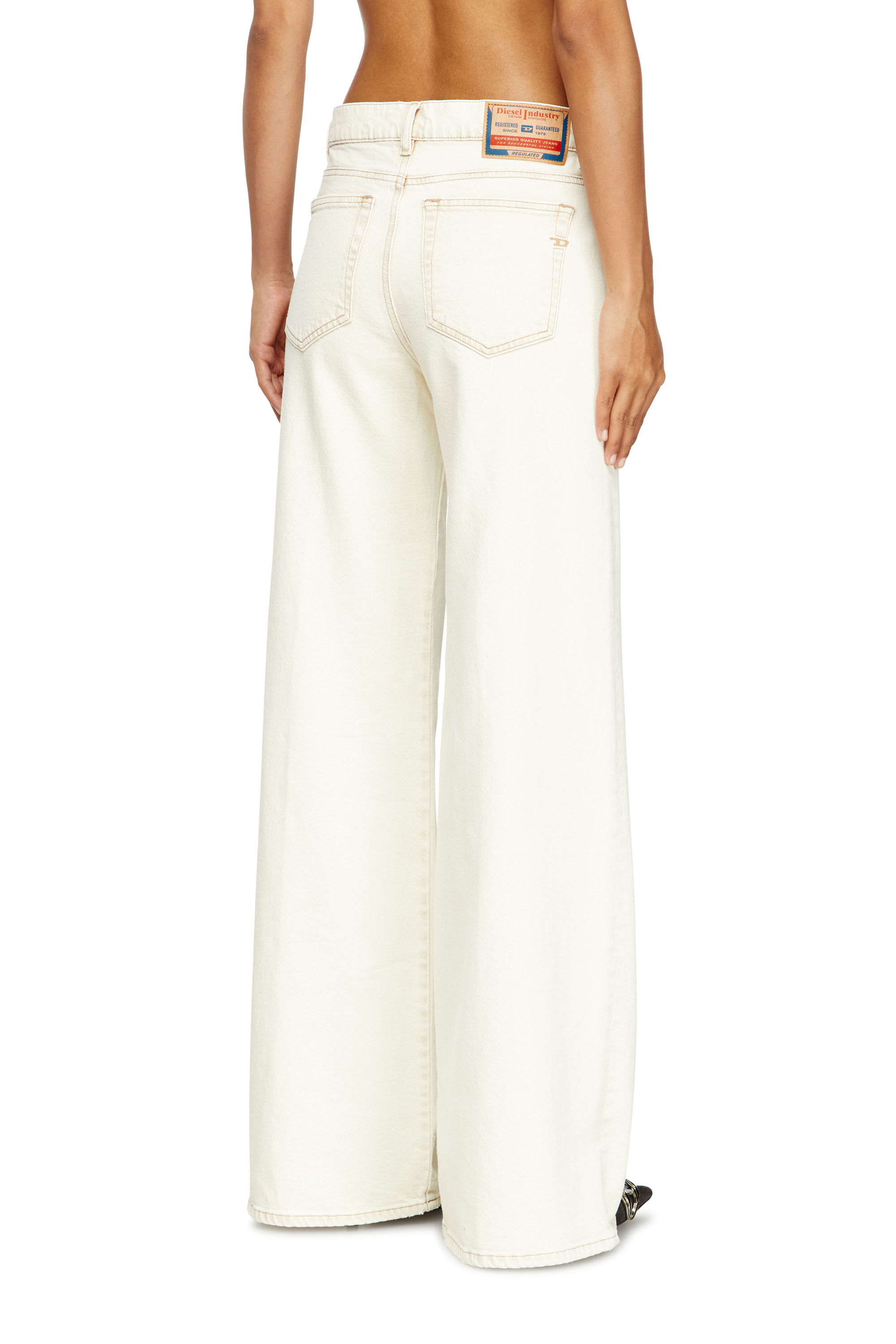 Diesel - Flare Jeans 1978 D-Akemi 09M70 Donna, Bianco - Image 4