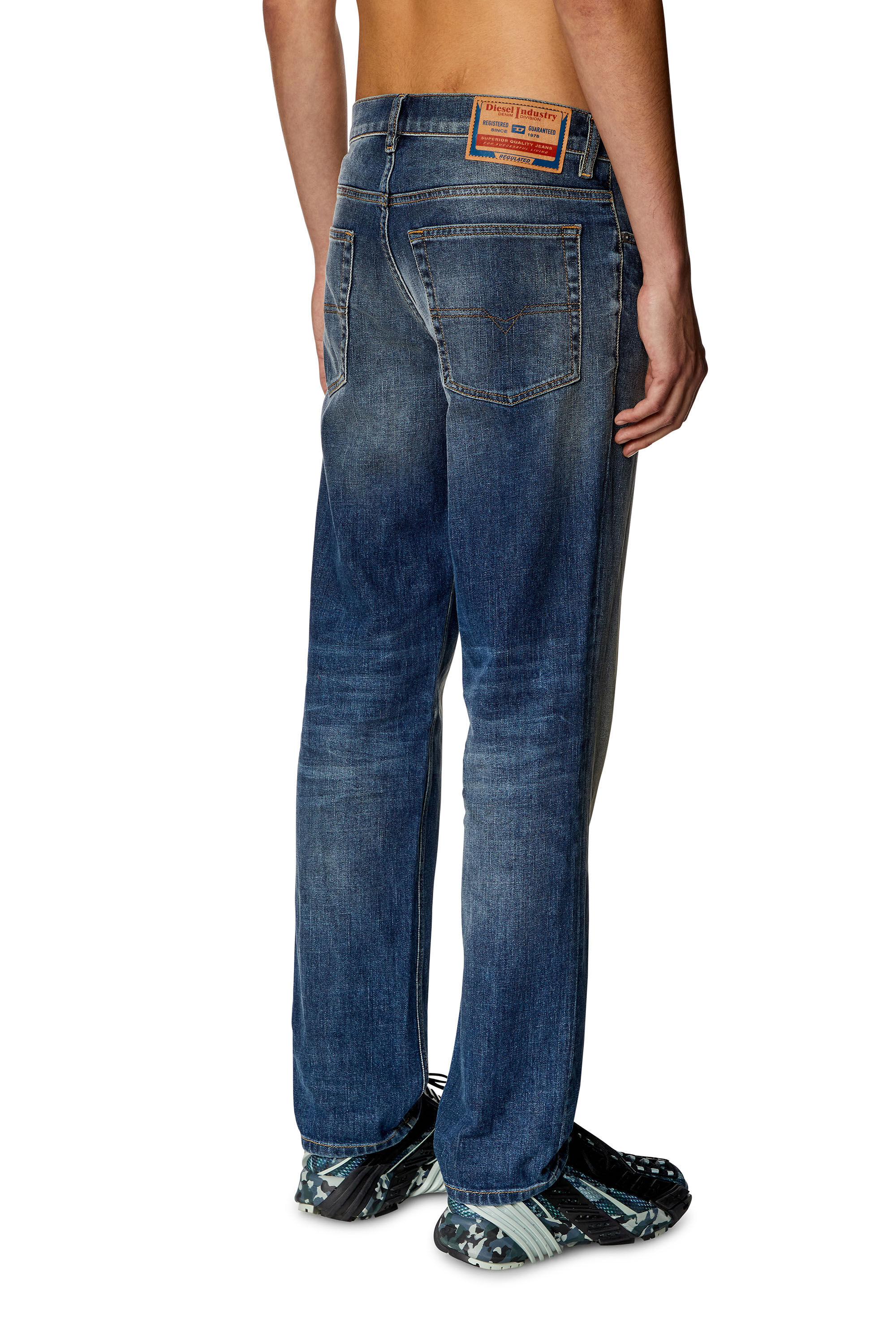 Diesel - Tapered Jeans 2023 D-Finitive 09H43, Blu Scuro - Image 4