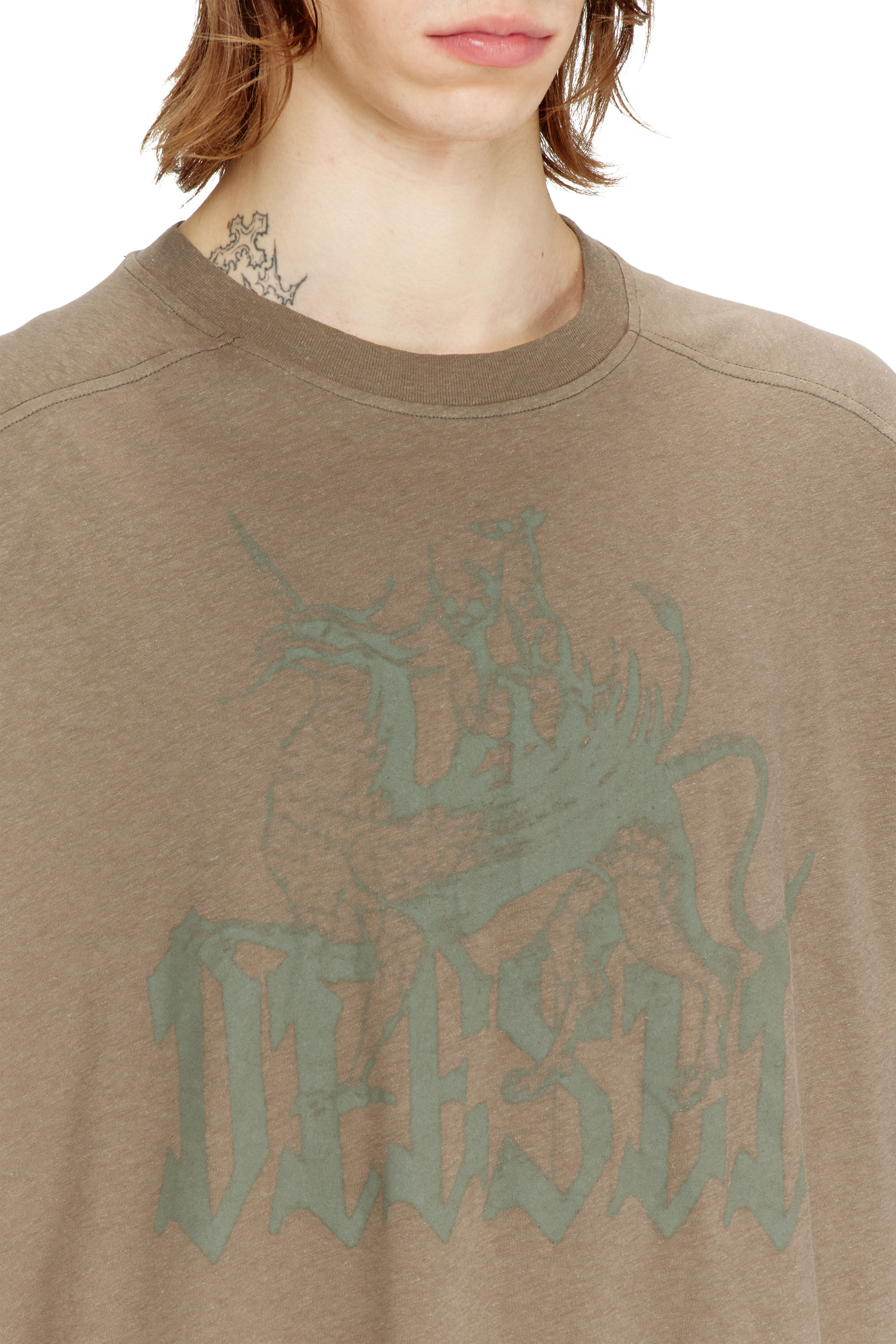 Diesel - T-JUSSI-A, T-shirt stampata in cotone e canapa Uomo in Beige - 5