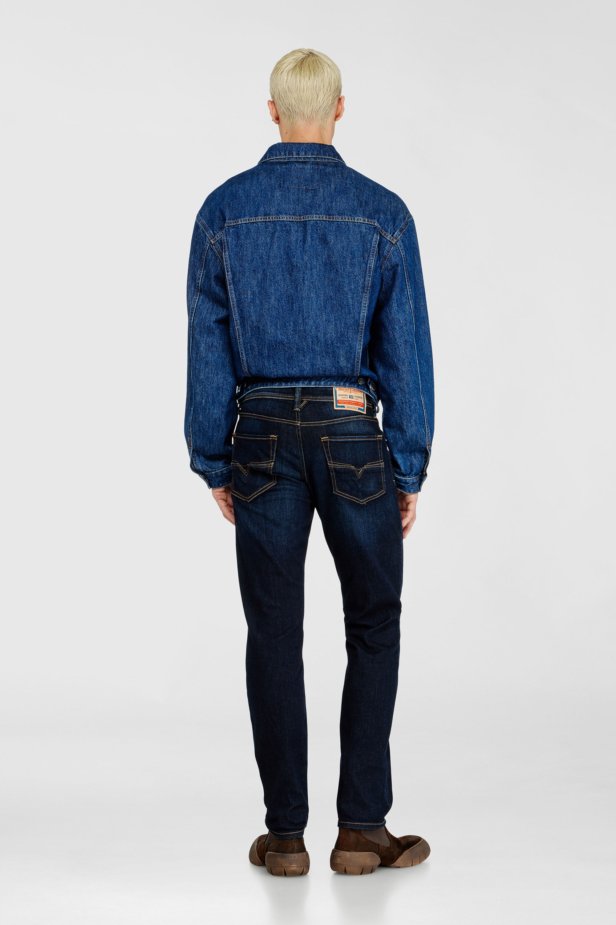 Diesel - Regular Jeans 1986 Larkee-Beex 09Q15 Uomo, Blu Scuro - Image 3