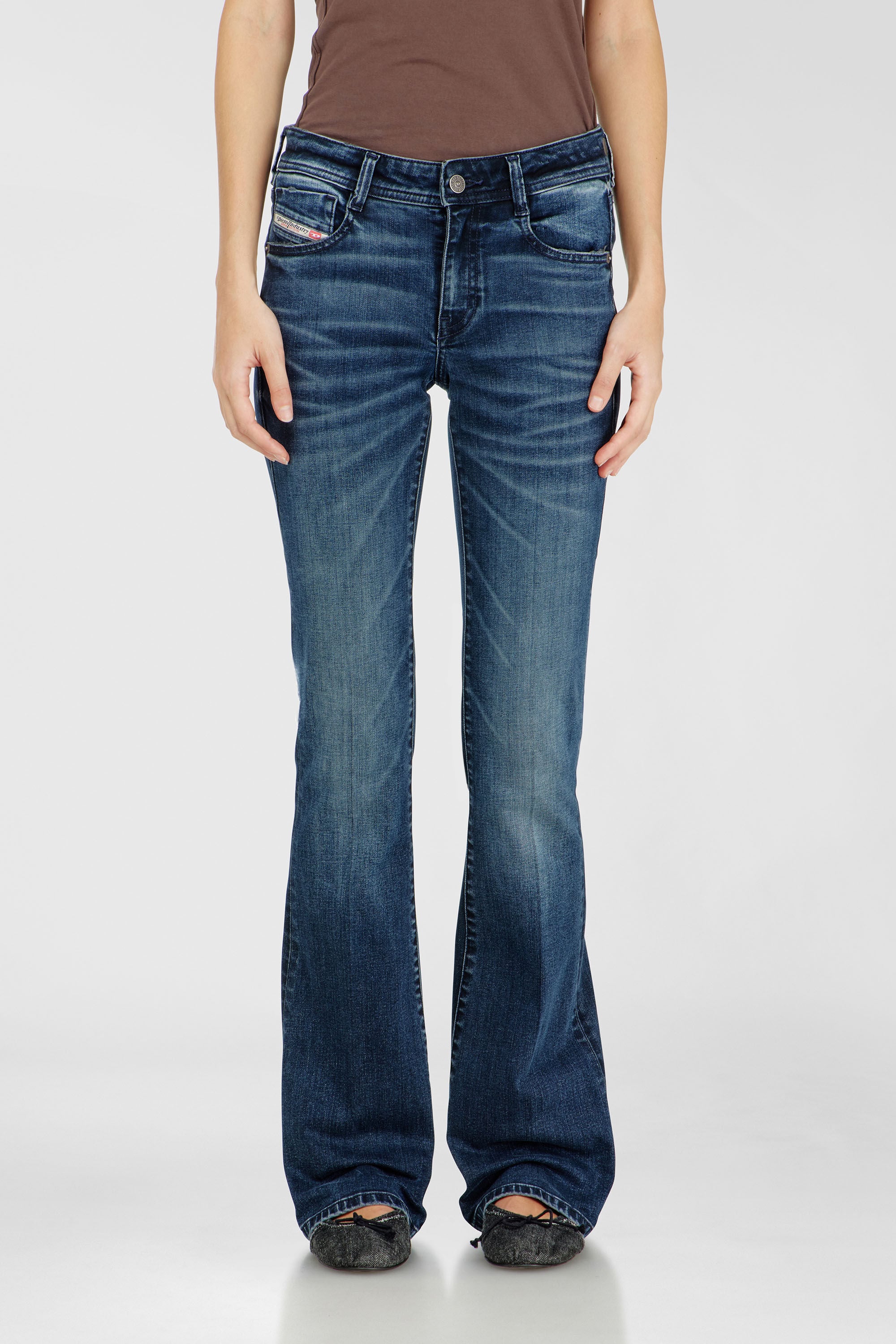Diesel - Bootcut Jeans 1969 D-Ebbey 0ILDY Donna, Blu Scuro - Image 4