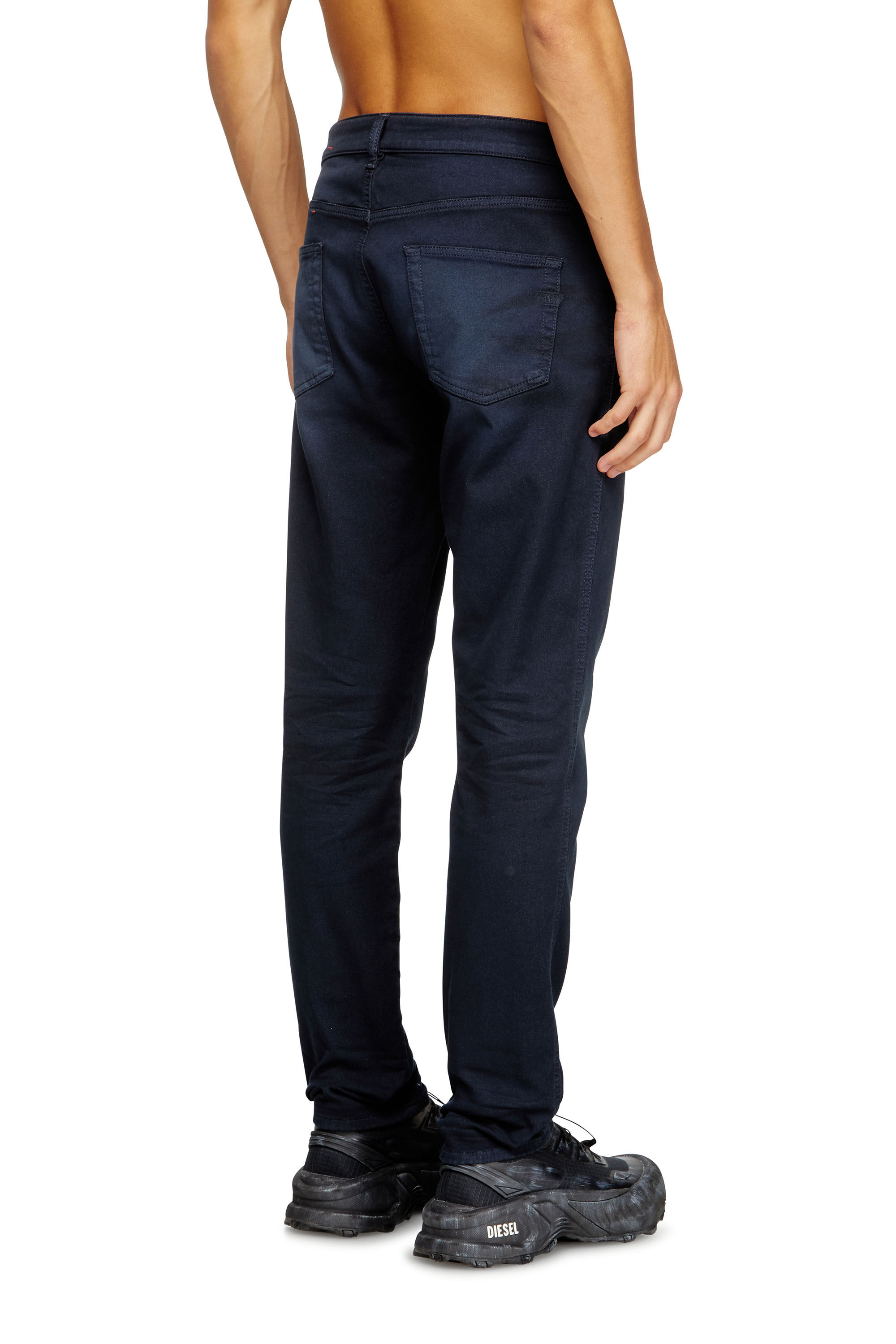 Diesel - Slim 2062 D-Strukt Joggjeans® 0670M Uomo, Blu Scuro - Image 4
