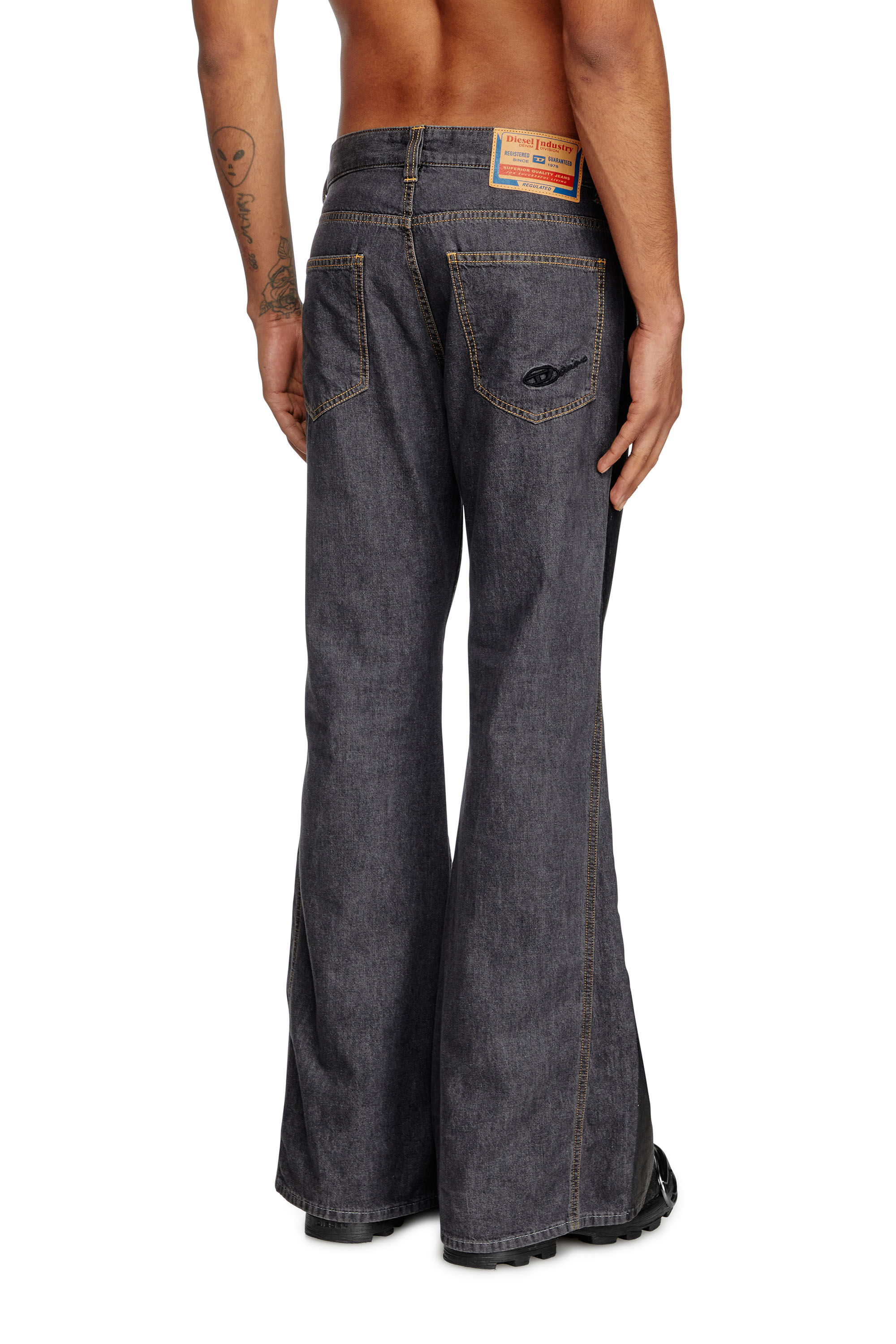 Diesel - Bootcut Jeans 1998 D-Buck 0DBCV Unisex, Nero/Grigio scuro - Image 4