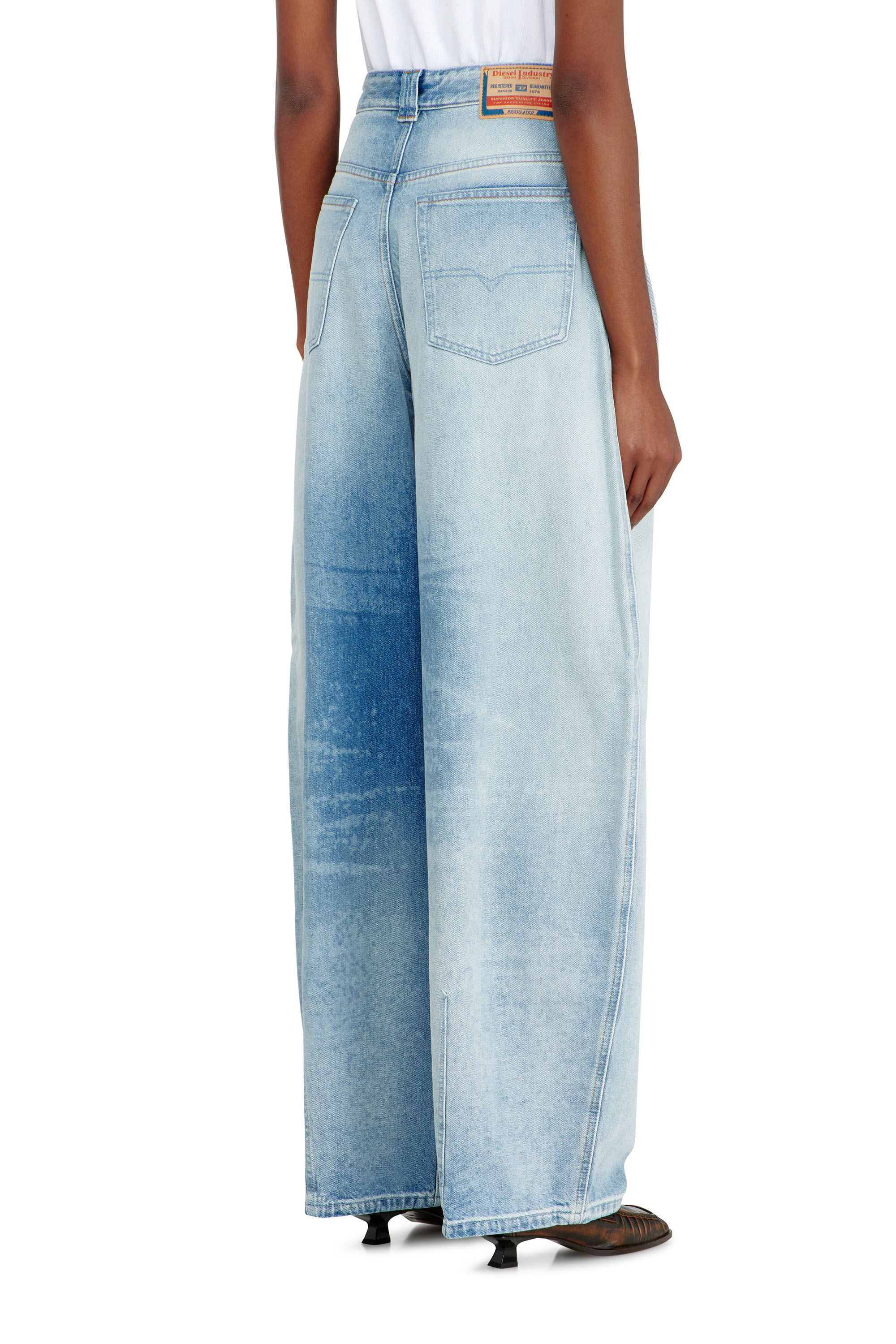 Diesel - Relaxed Jeans 1987 D-Khelz 007EE Donna, Blu Chiaro - Image 5