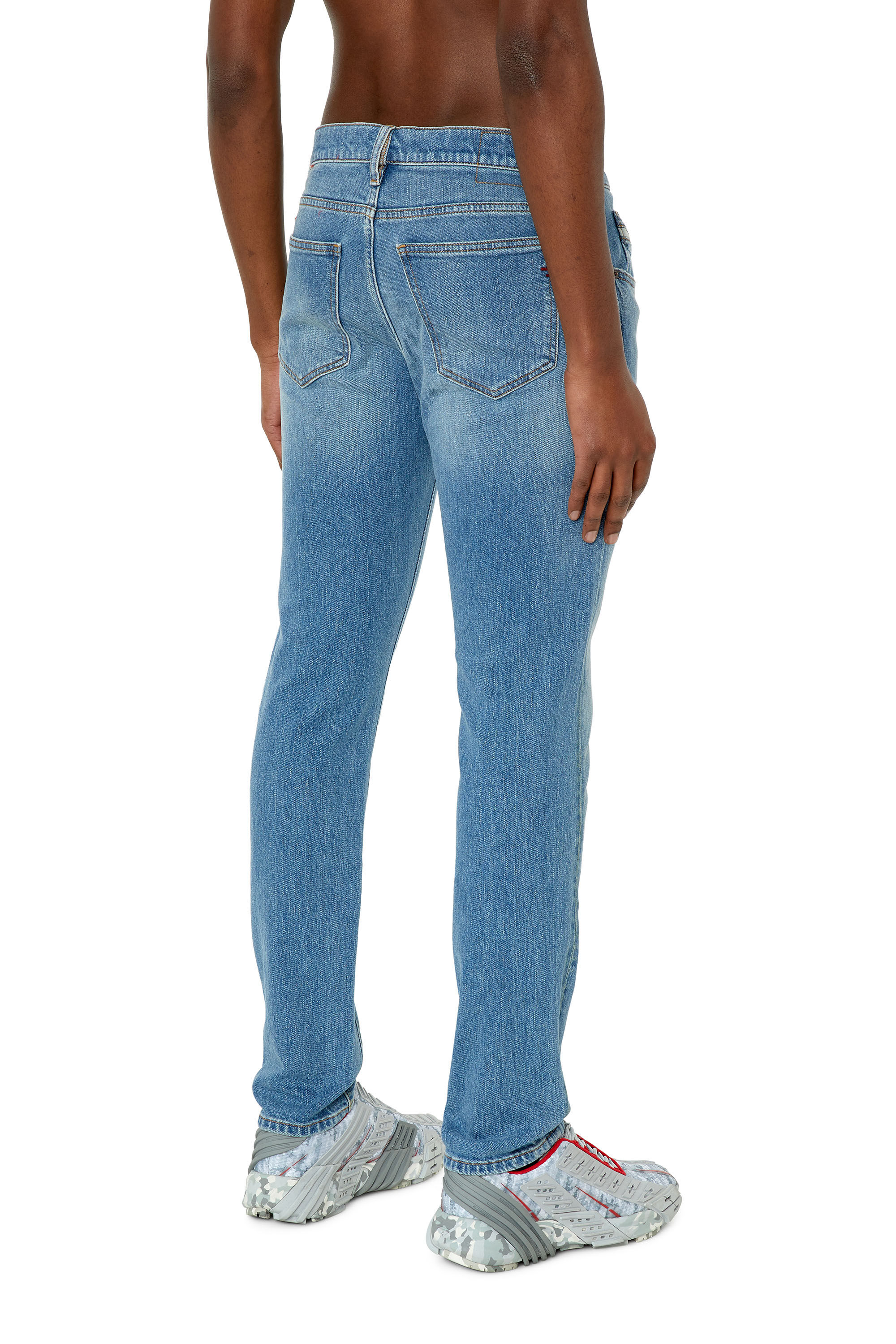 Diesel - Slim Jeans 2019 D-Strukt 007L3, Blu Chiaro - Image 4