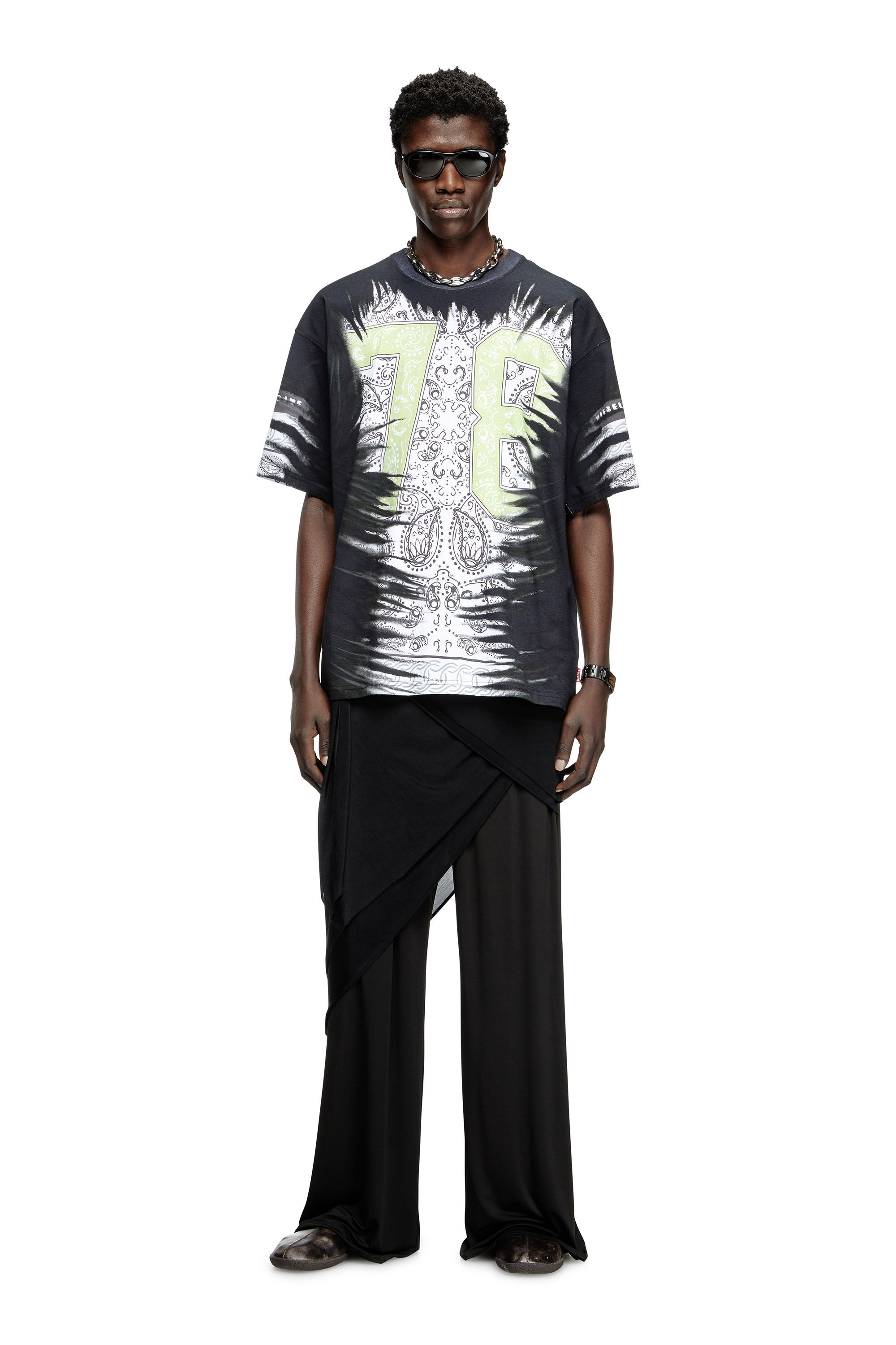 Diesel - T-BOXT-78-R1, T-shirt con stampa bandana e numero 78 Uomo in Nero - 1