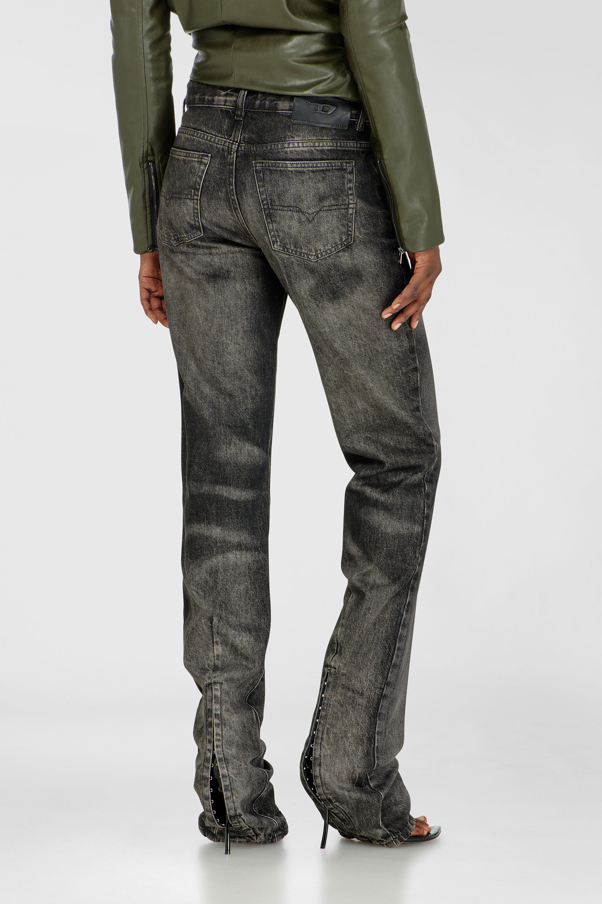 Diesel - Regular Jeans D-Heel 09R33 Donna, Nero/Grigio scuro - Image 5
