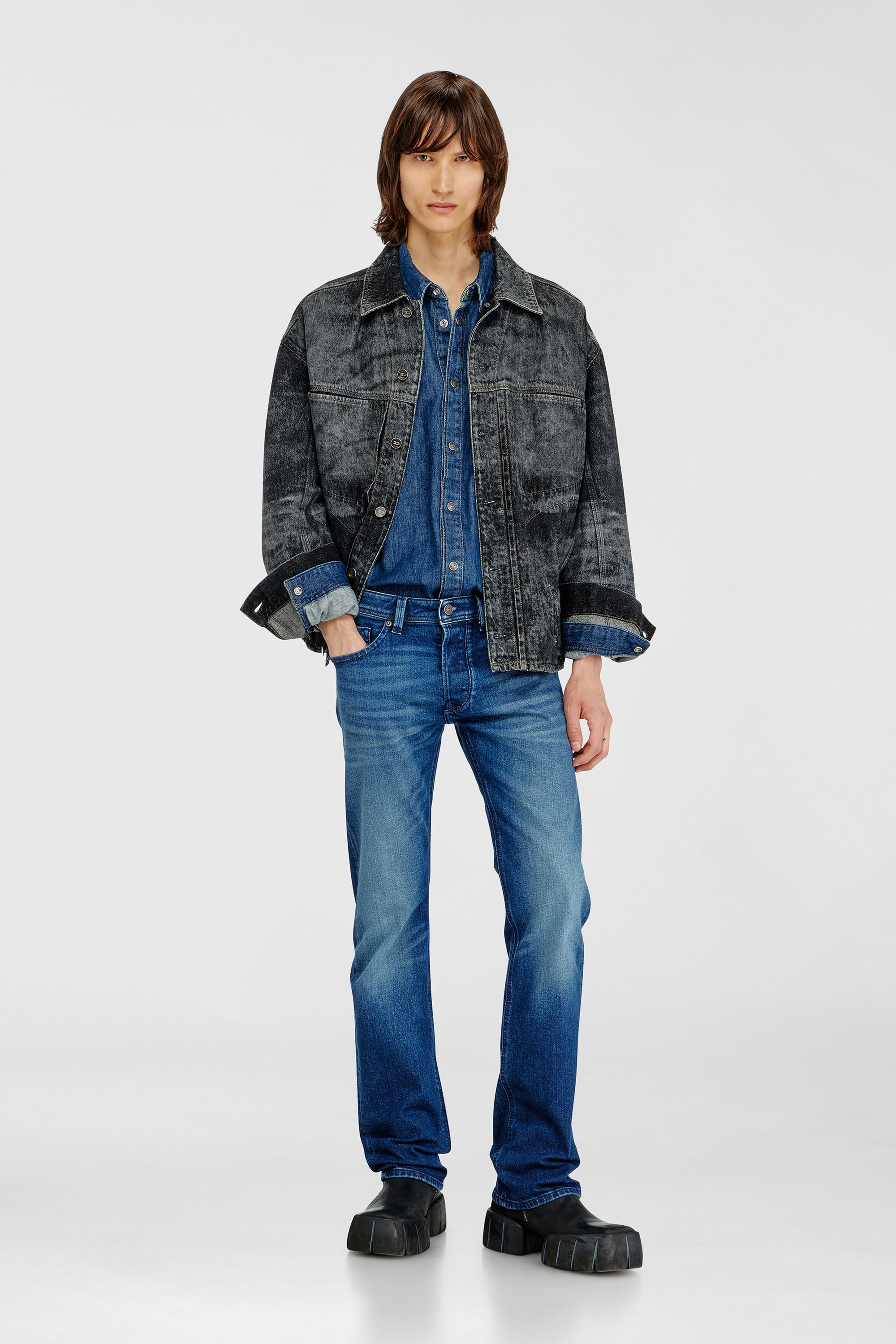 Diesel - Regular Jeans 1985 Larkee 09L51 Uomo, Blu Scuro - Image 1