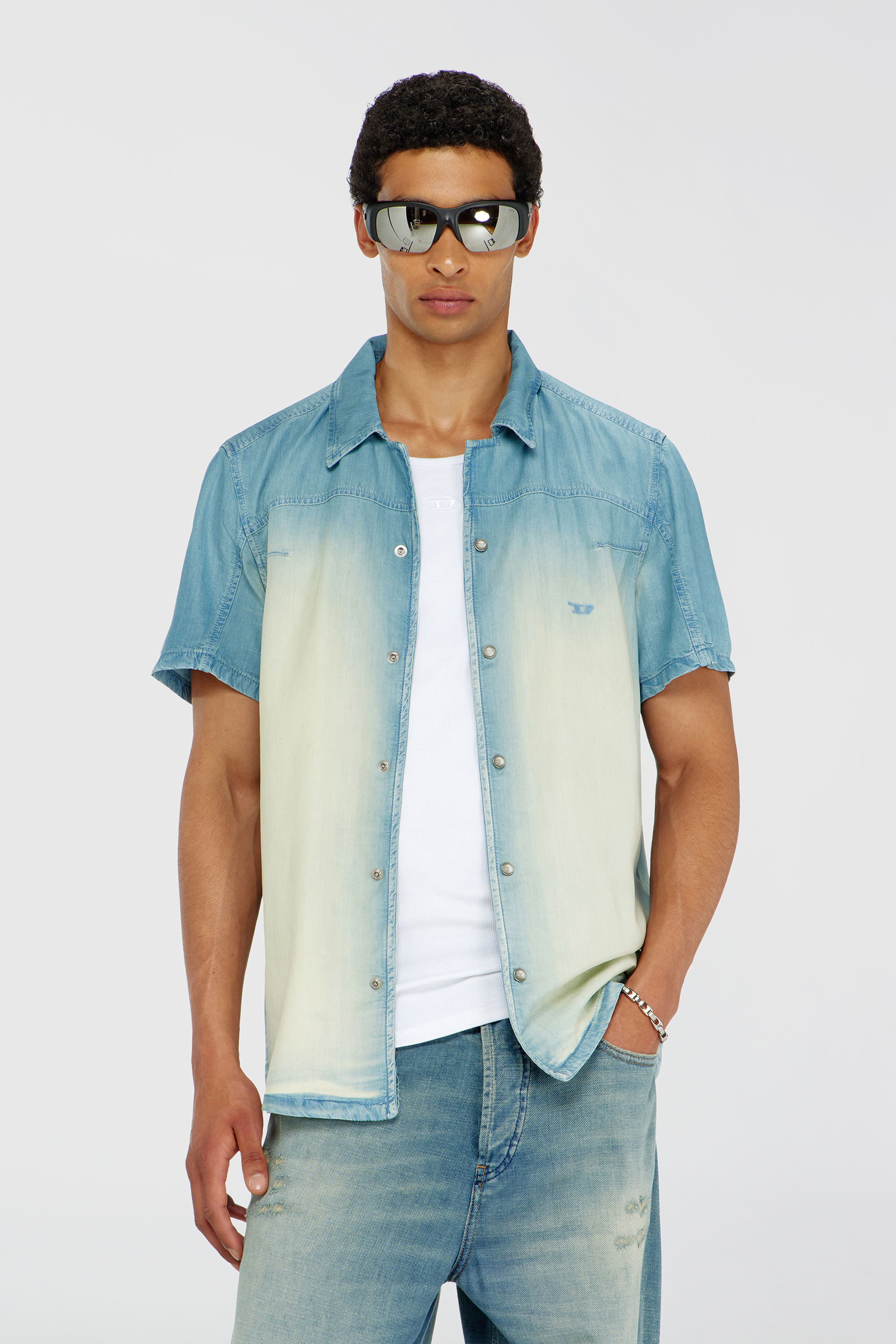 Diesel - D-CLARIVO-S, Camicia a maniche corte in denim fluido sovratinto Uomo in Blu - 3