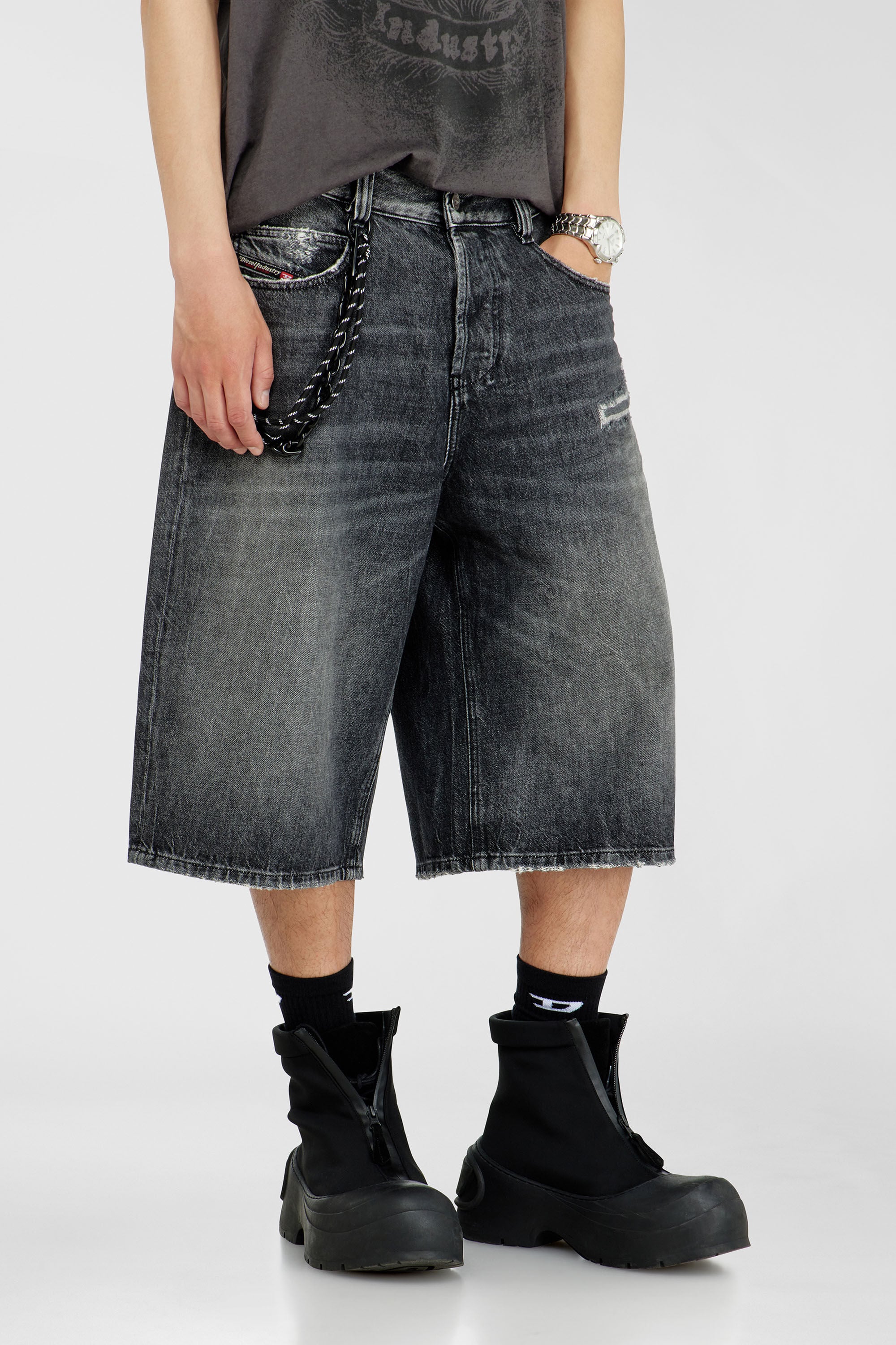 Diesel - D-ENIM-M-SHORT, Pantaloni corti relaxed in denim con rotture Unisex in Grigio - 7