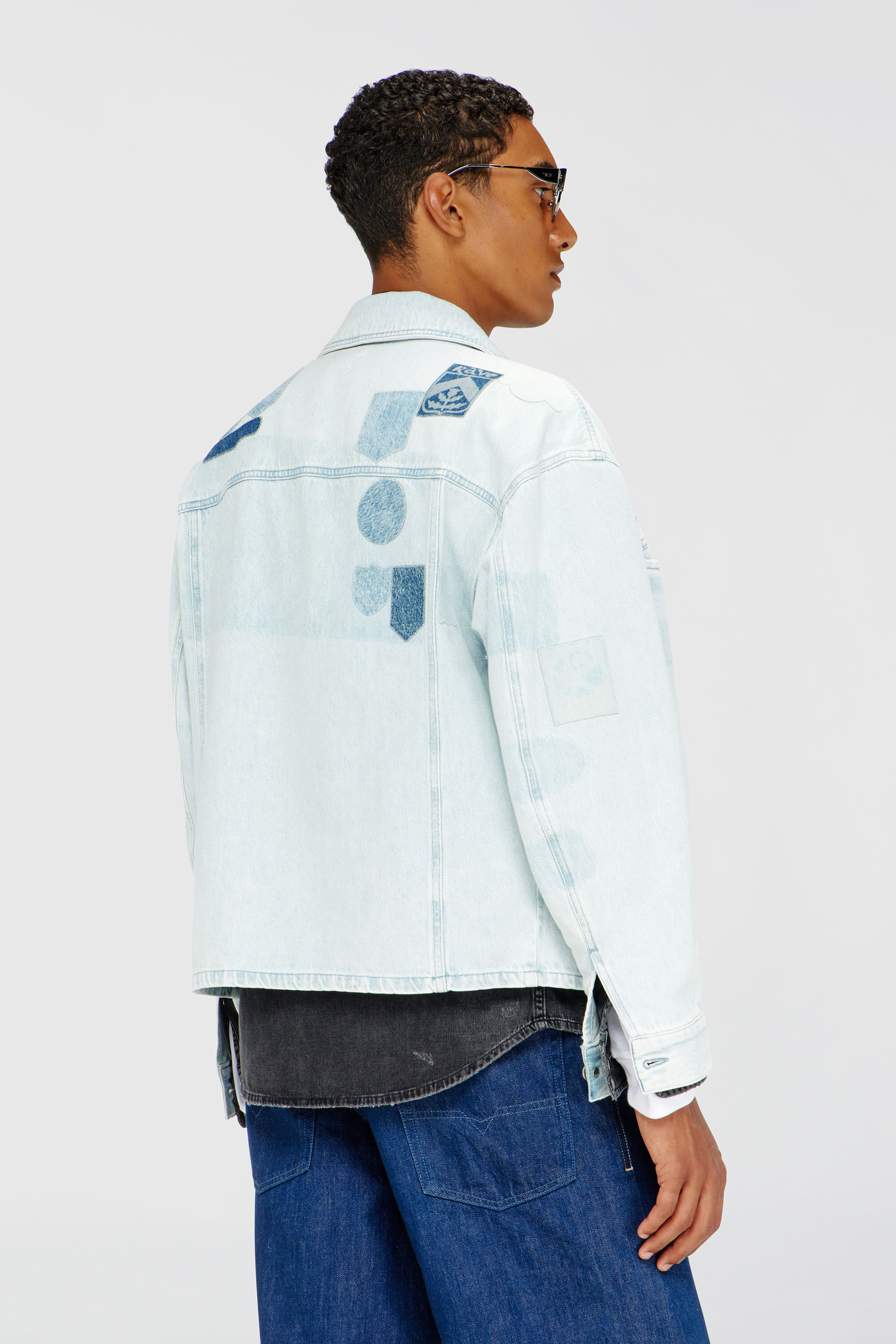 Diesel - D-RYMAVO-S, Camicia oversize in denim con effetti patch Unisex in Blu - 4