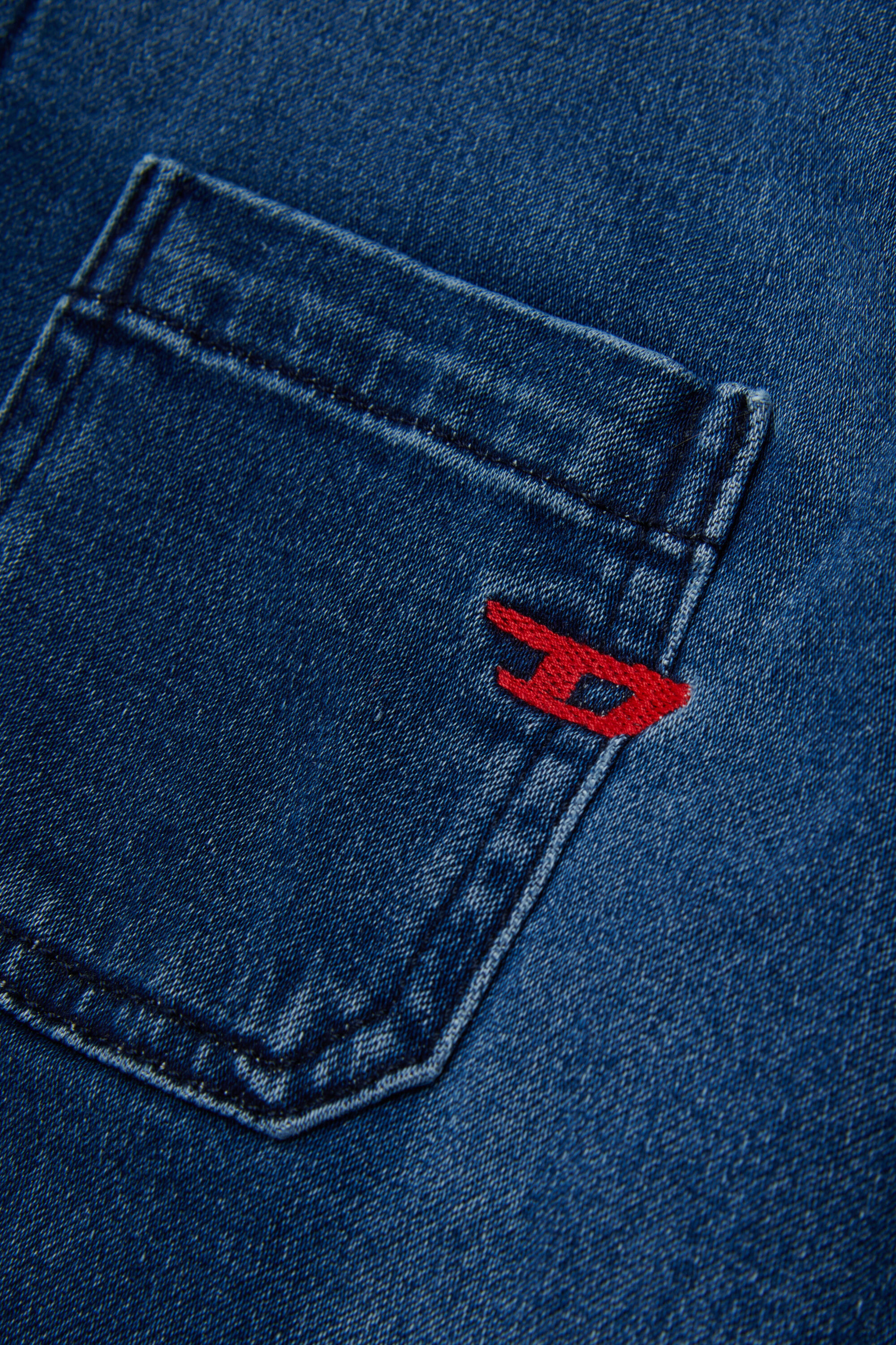 Diesel - CAMPS-OVER JJJ, Hooded shirt in effetto shadow JoggJeans Uomo in Blu - 4