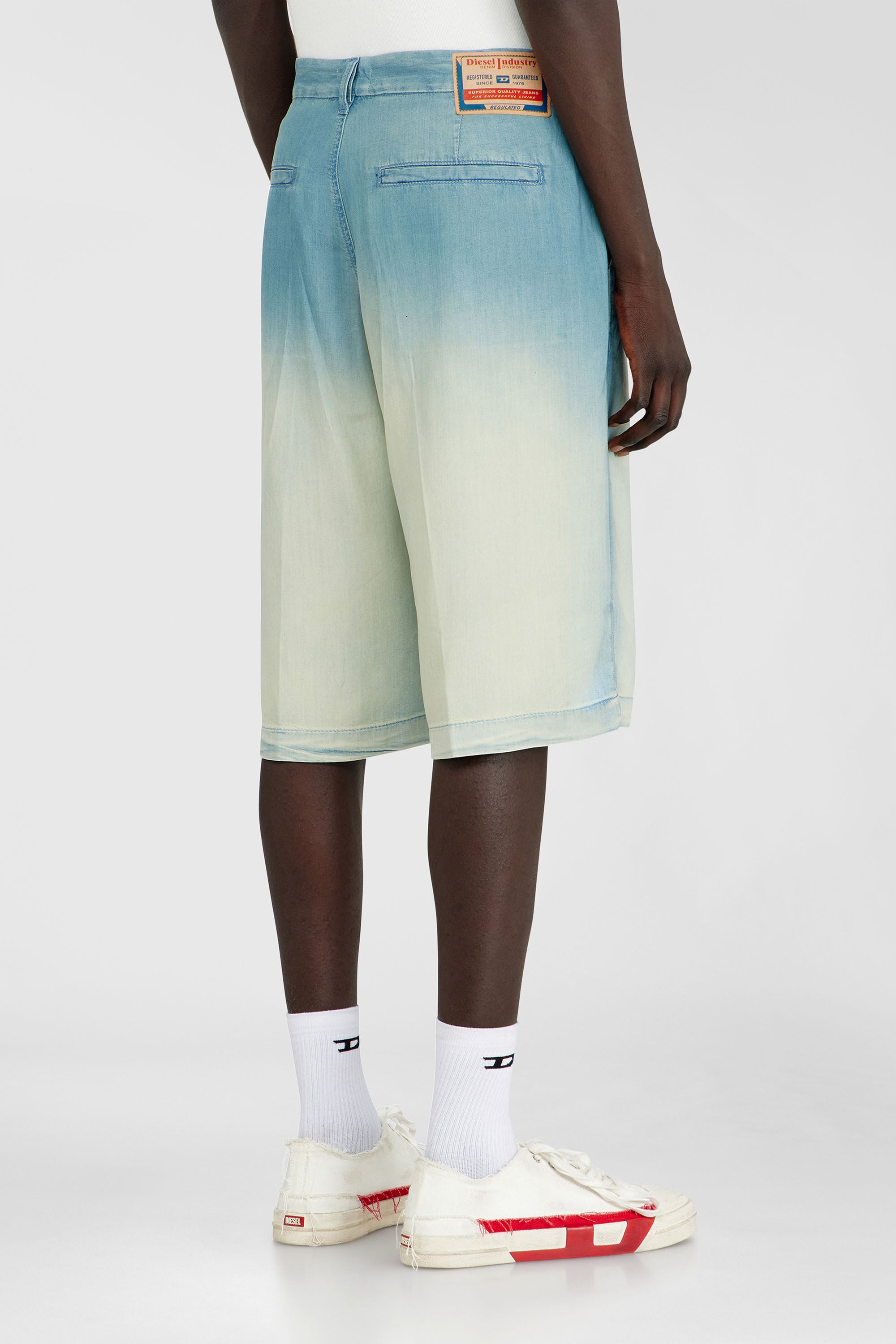 Diesel - D-TYLOR-SHORT-S, Shorts in denim fluido sovratinto Uomo in Blu - 4