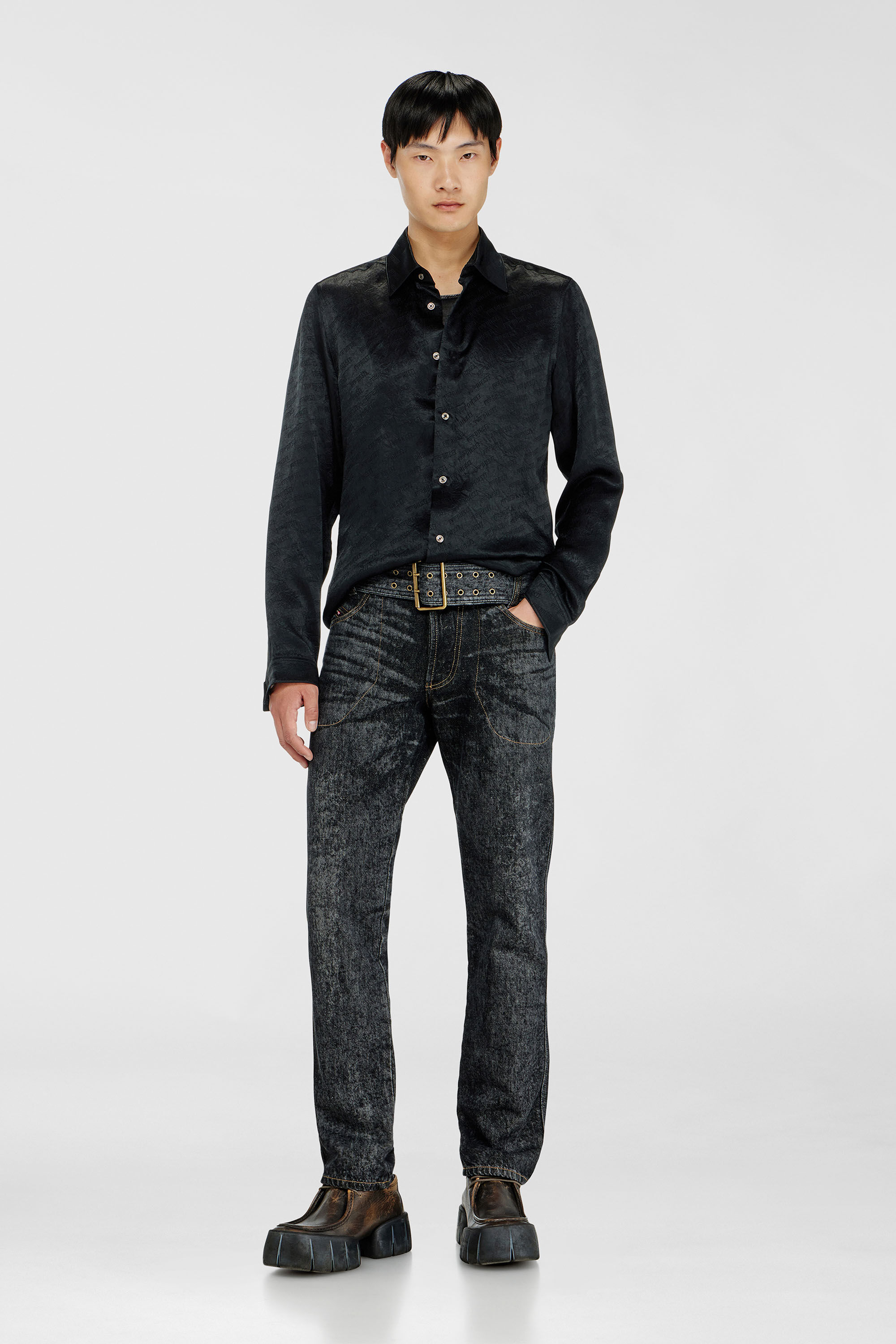 Diesel - S-KINNY-EFBZ, Camicia in raso crinkle jacquard con logo Uomo in Nero - 1