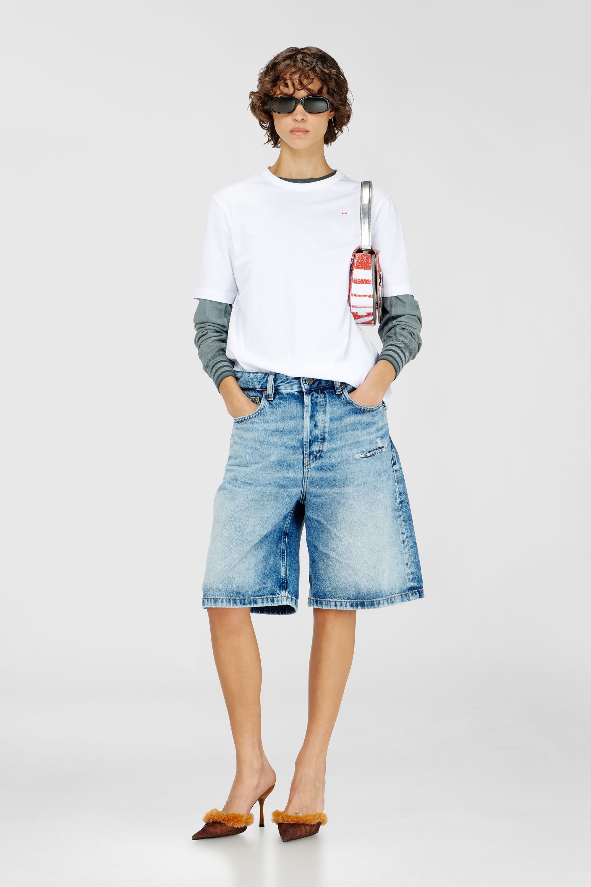 Diesel - T-ADJUST-MICRODIV, T-shirt con micro logo ricamato Unisex in Bianco - 6
