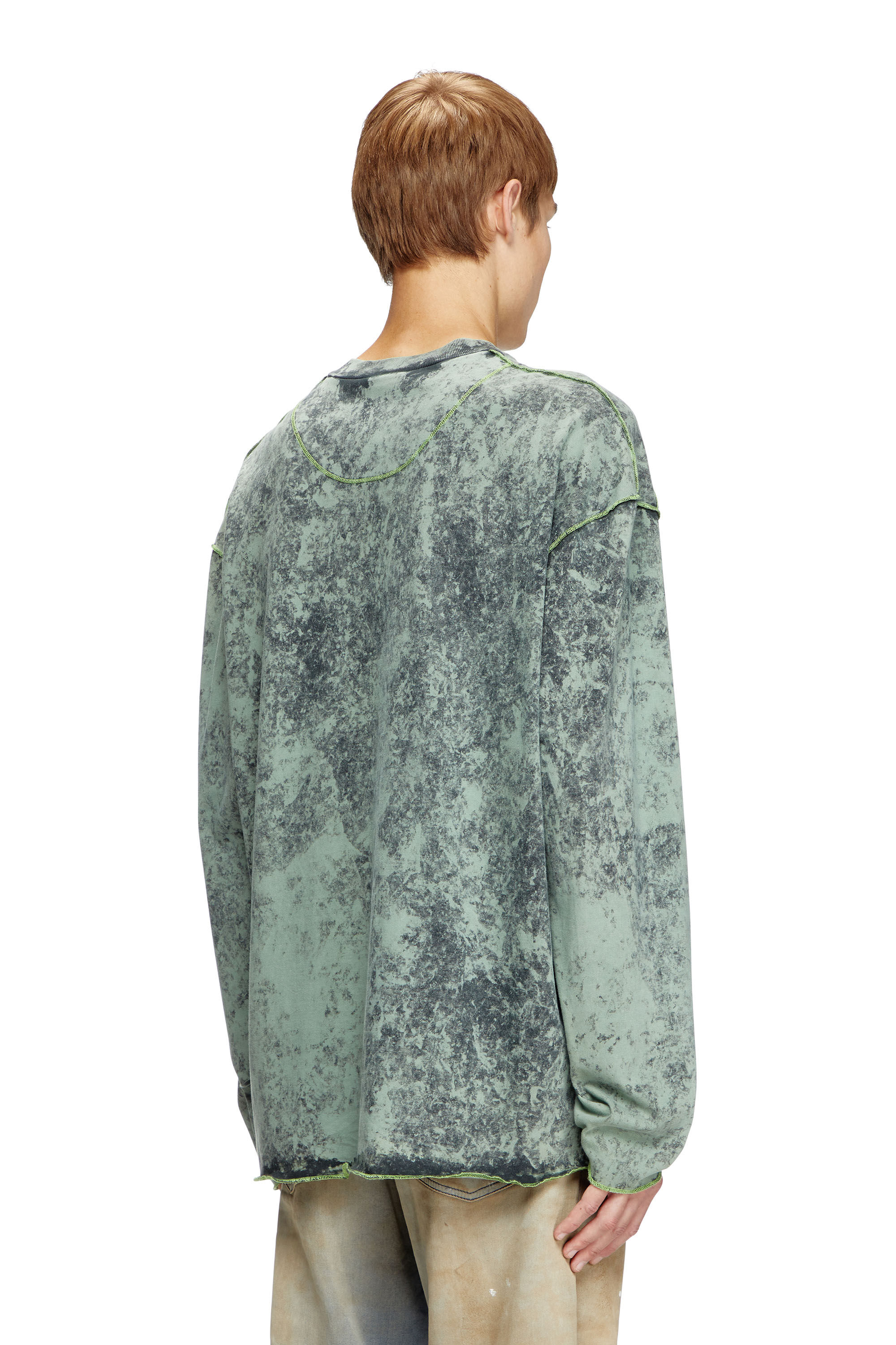 Diesel - T-CRAHOR-LS-R1, T-shirt a maniche lunghe trattata Uomo in Verde - 4