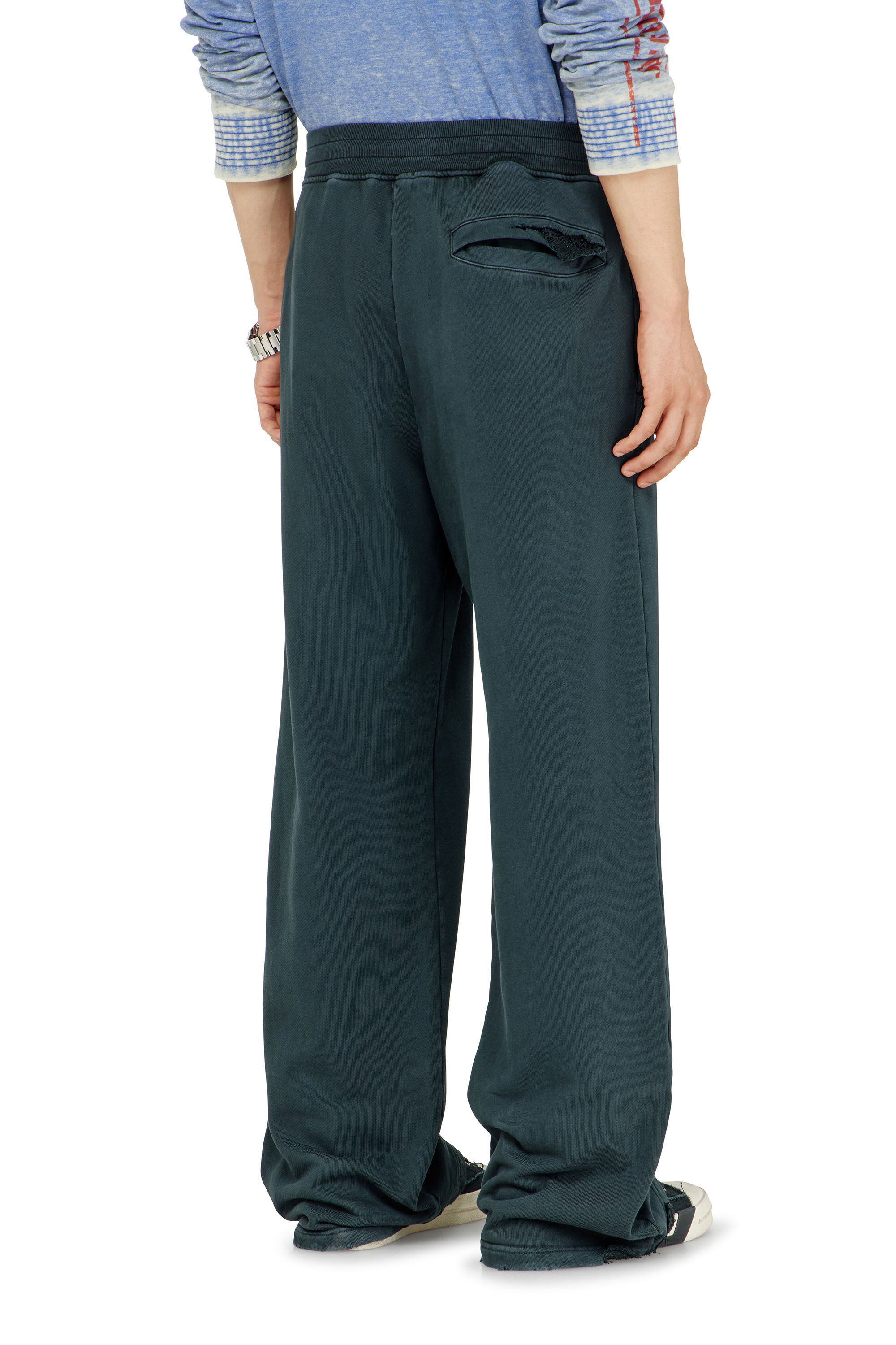 Diesel - P-MARTAINS-CRYSTALS, Pantaloni da tuta effetto distressed con dettagli in cristallo Uomo in ToBeDefined - 4