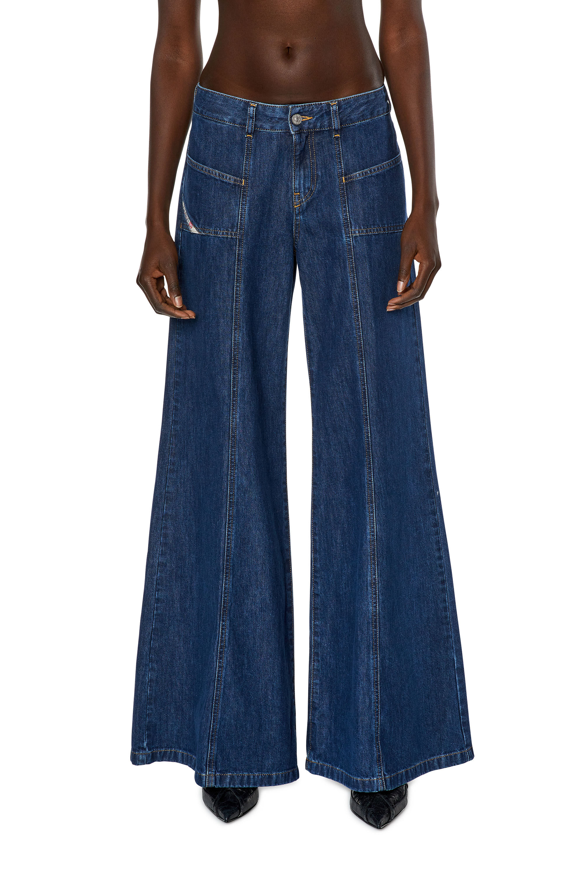 Diesel - Bootcut and Flare Jeans D-Akii 09H99, Blu Scuro - Image 3