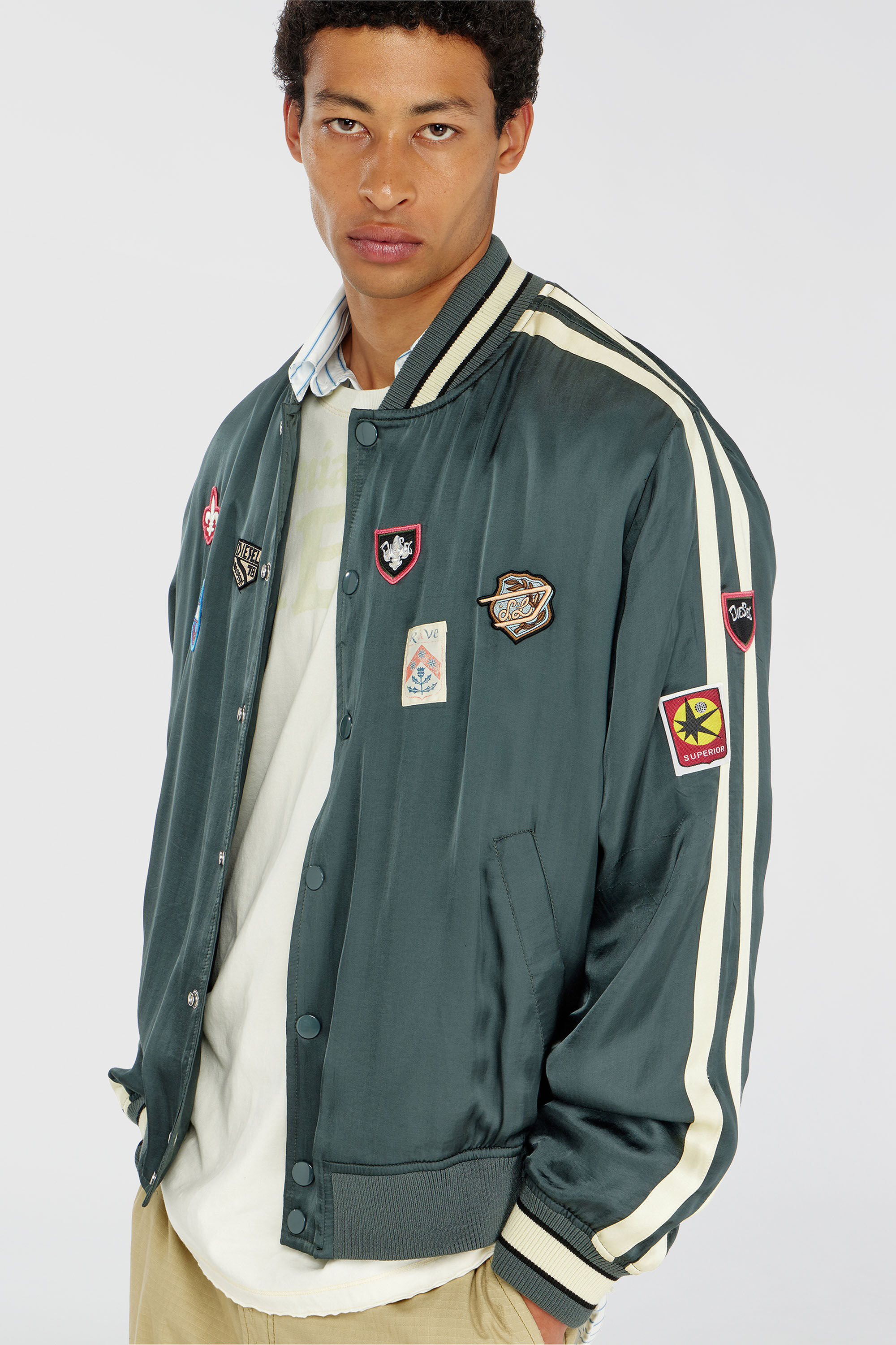 Diesel - J-ANNU, Bomber in raso con patch Uomo in Verde - 5