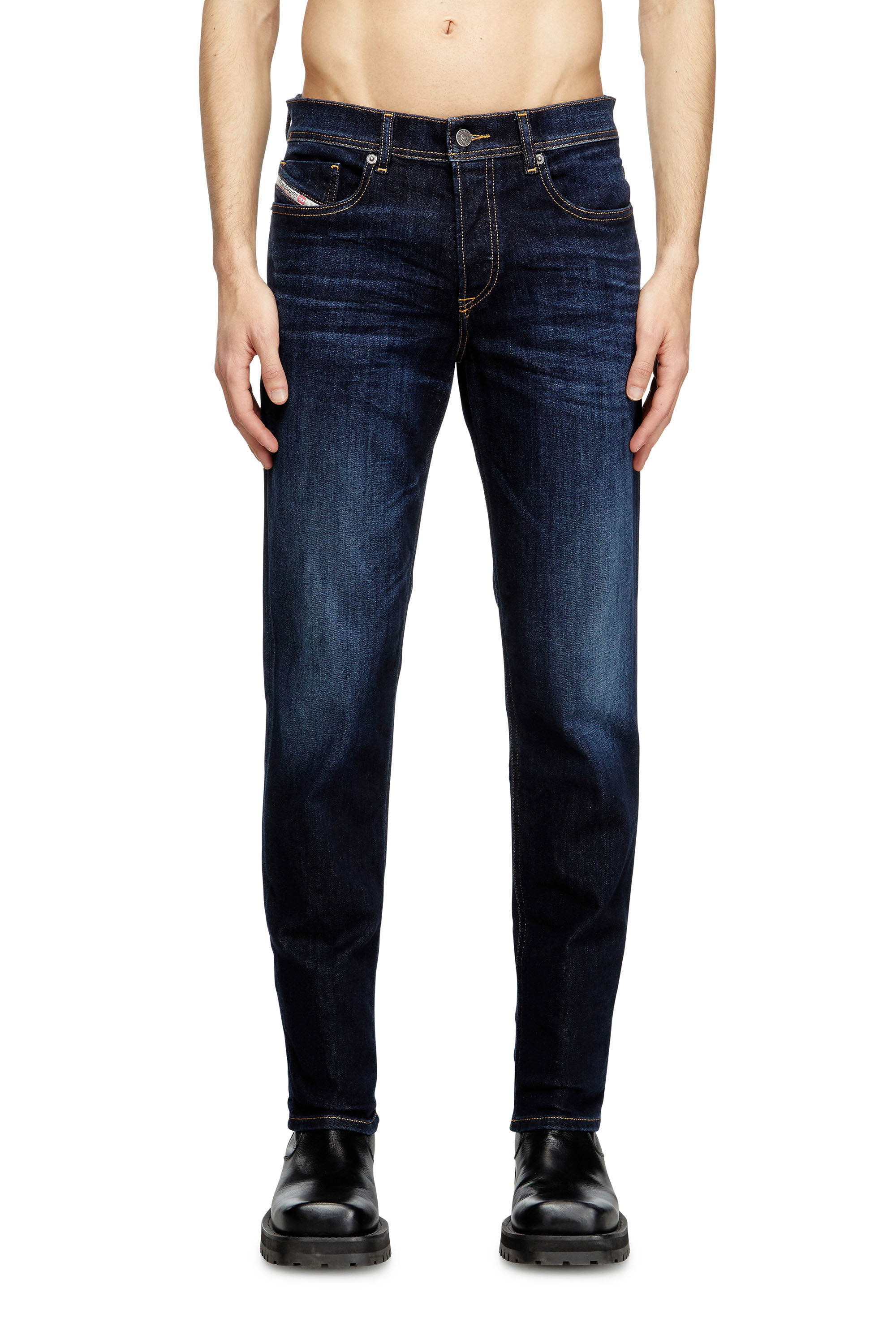 Diesel - Regular Jeans 2023 D-Finitive 009ZS Uomo, Blu Scuro - Image 3