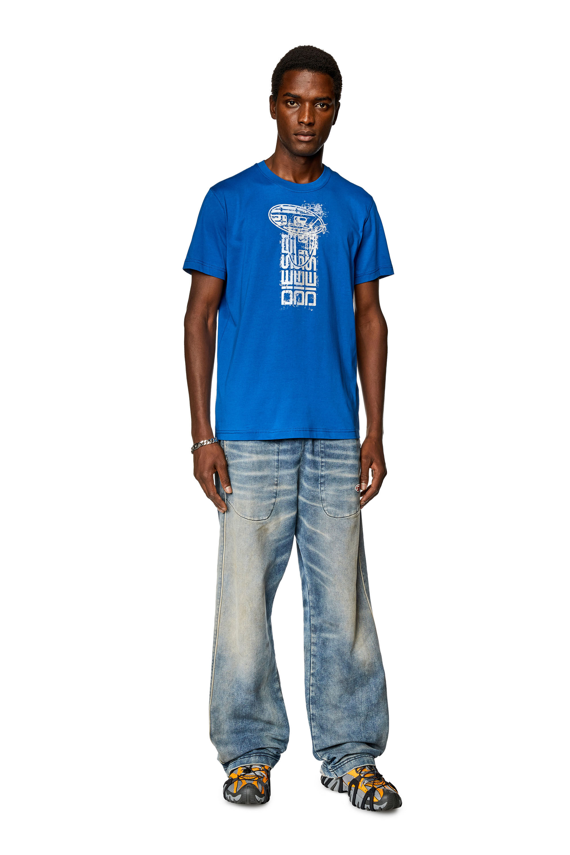 Diesel - T-DIEGOR-K68, T-shirt con loghi metallici Uomo in Blu - 1
