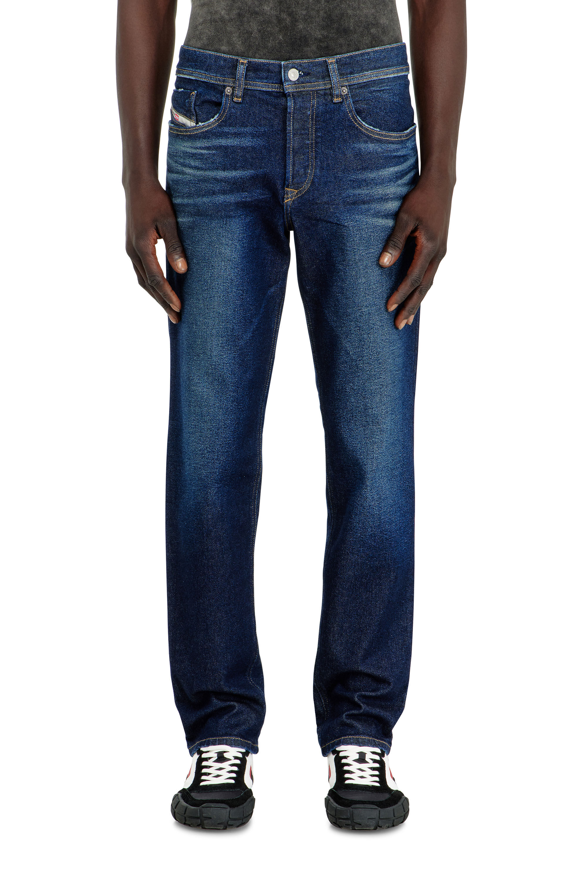 Diesel - Regular Jeans 2023 D-Finitive 0KBBV Uomo, Blu Scuro - Image 4