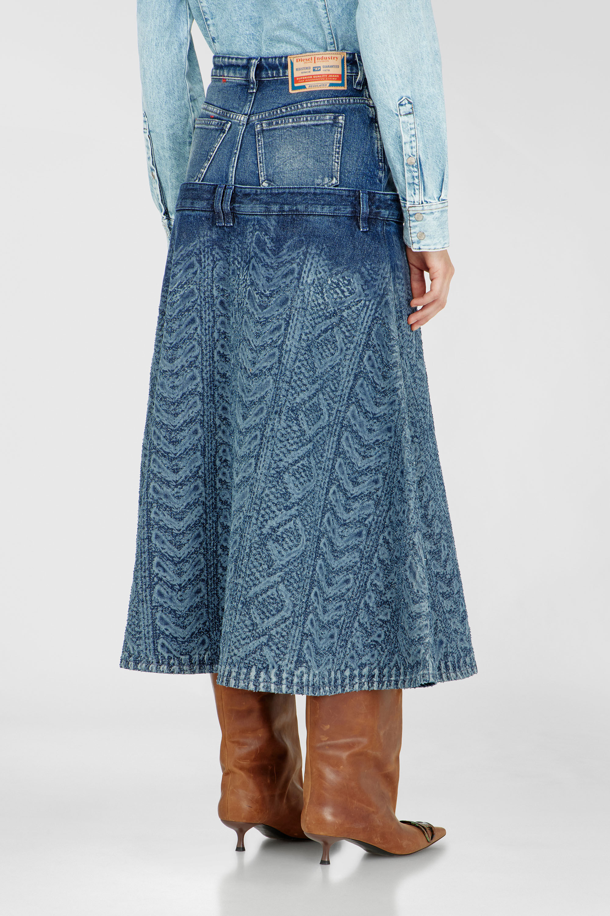 Diesel - DE-VORYA-S1, Gonna midi in denim effetto maglia a trecce Donna in Blu - 4