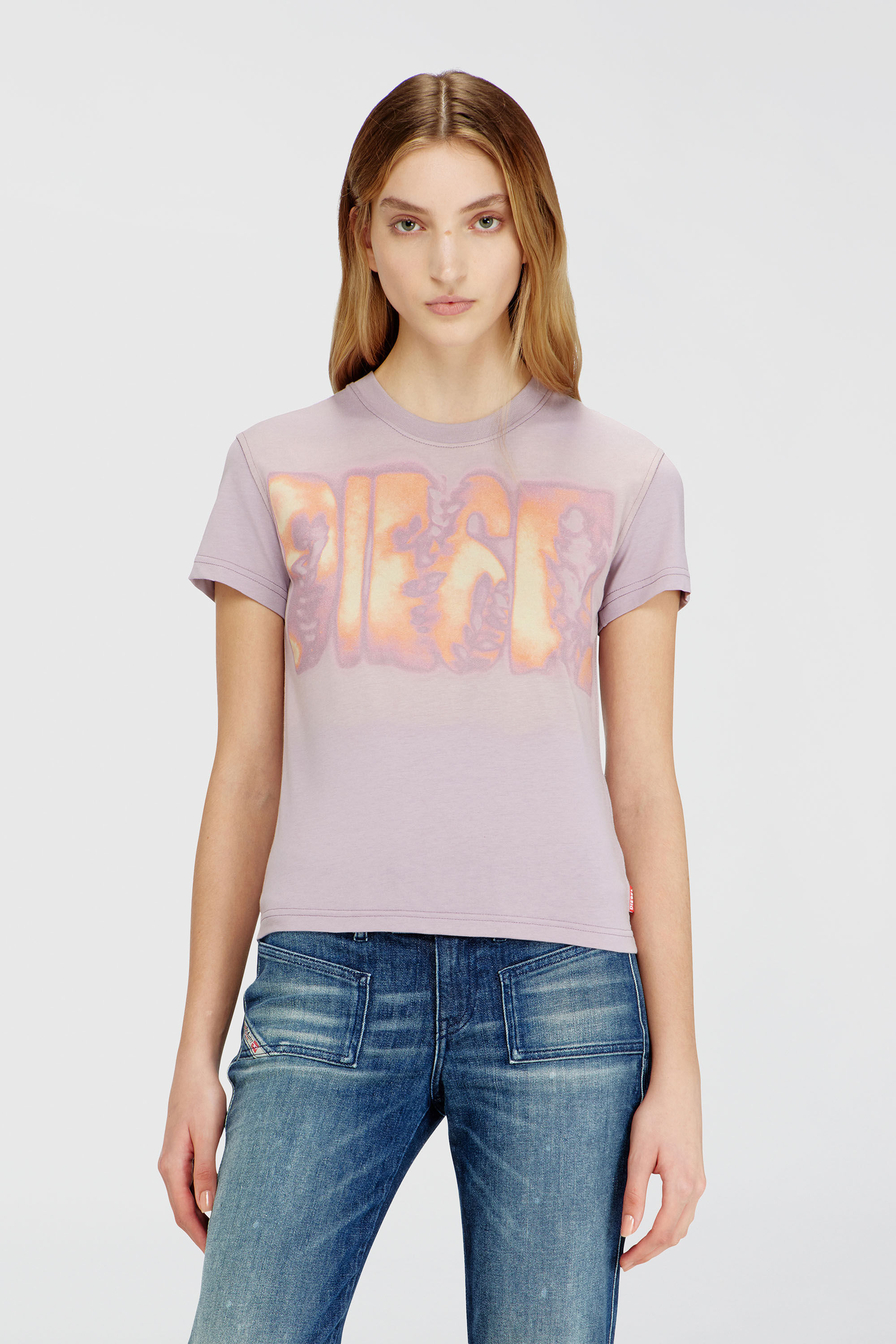 Diesel - T-ILA-AA3, T-shirt slim in jersey con stampa grafica Donna in Viola - 3
