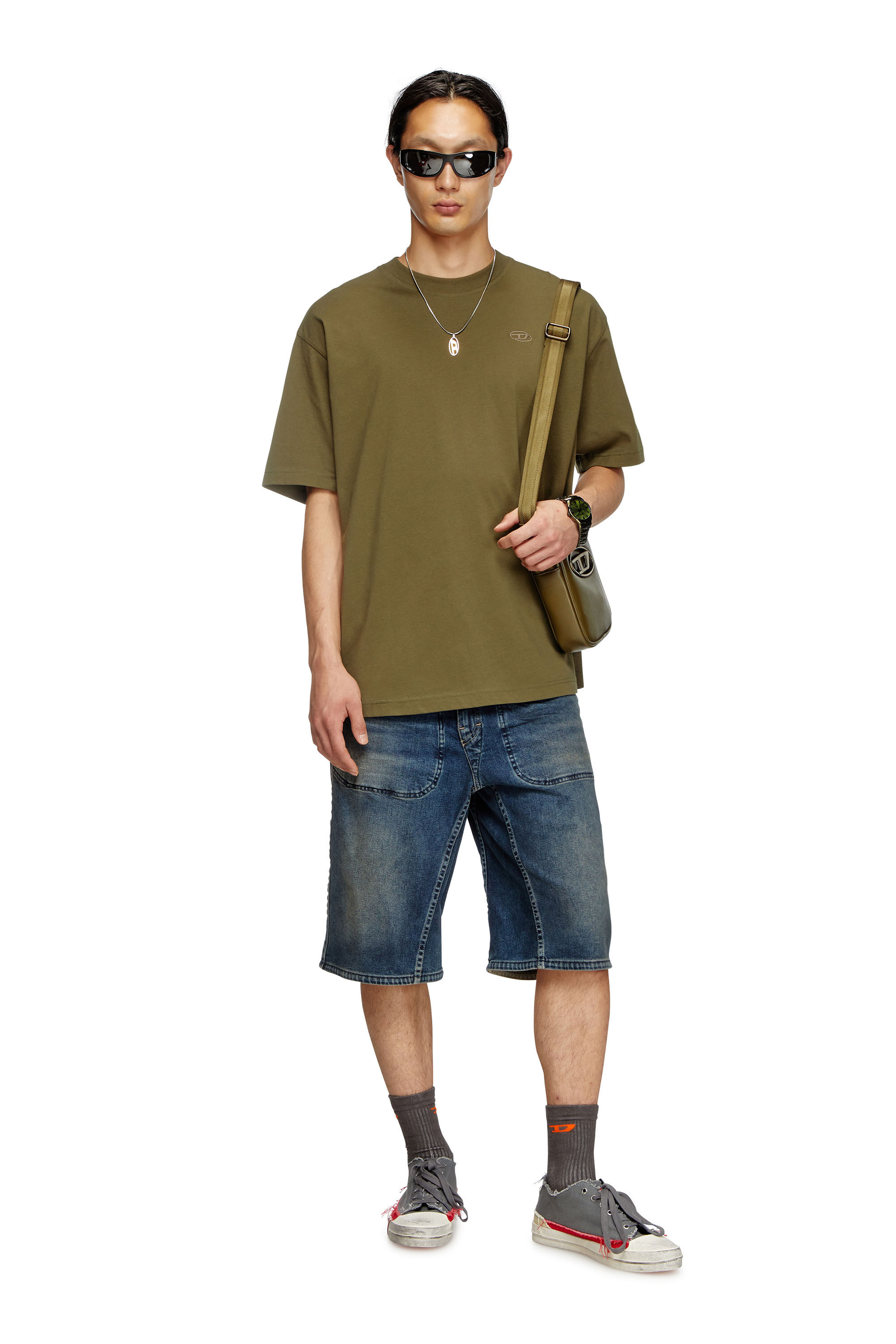 Diesel - T-BOGGY-MEGOVAL-D, T-shirt con maxi-ricamo oval D Uomo in Verde - 1